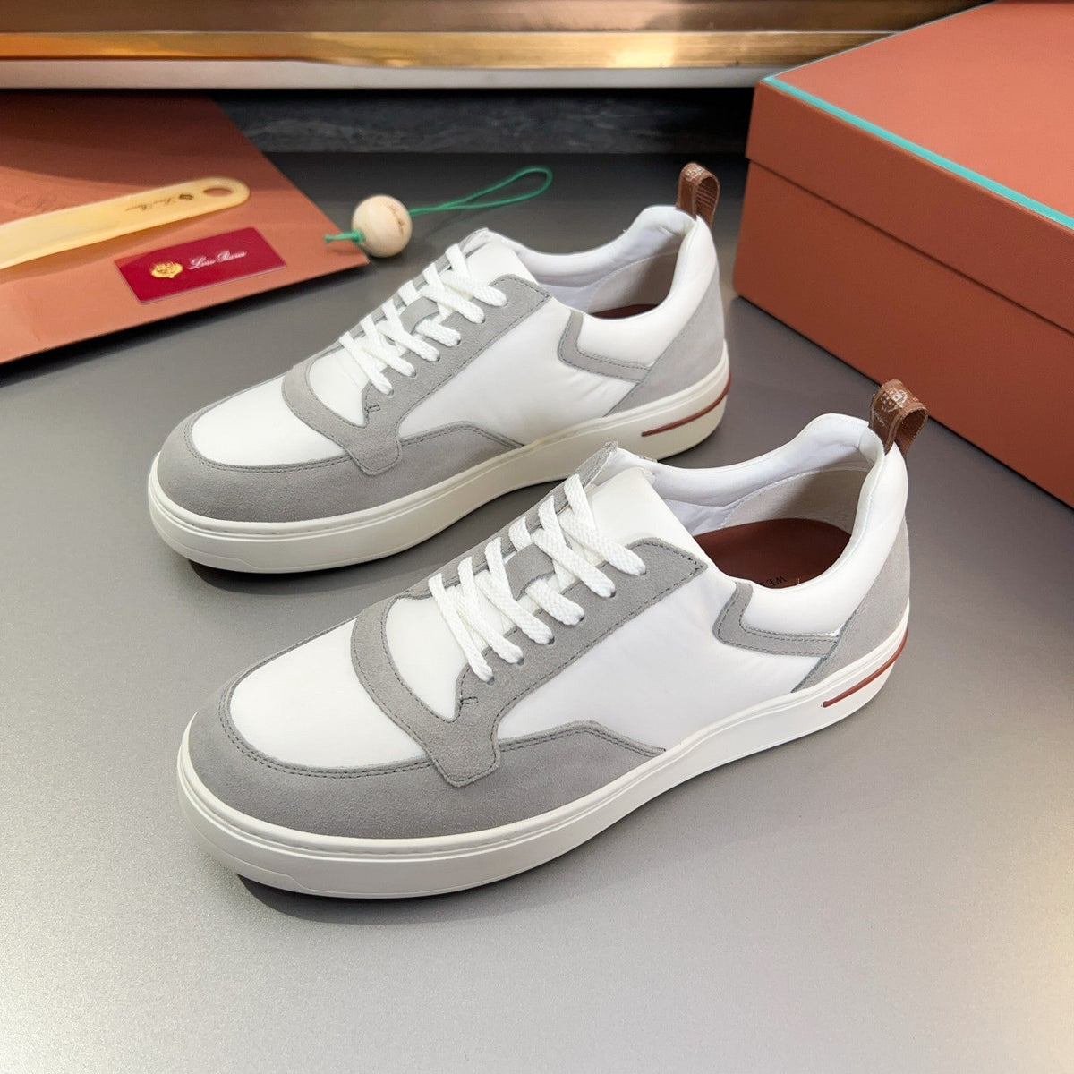 LP NEWPORT WALK SNEAKERS WHITE AND GRAY SUEDE