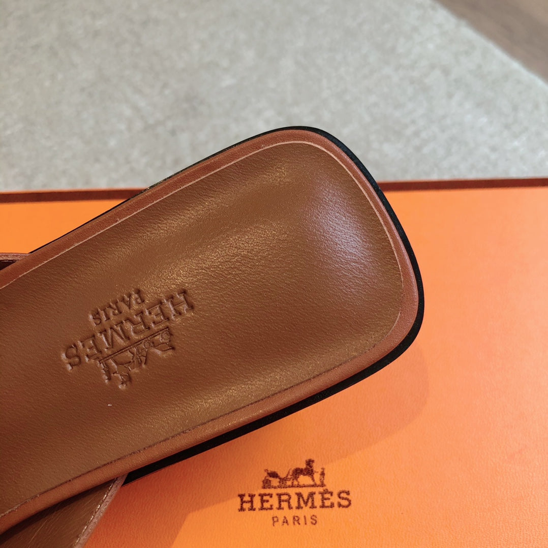 ILOT 45 SANDAL CARAMEL CALFSKIN