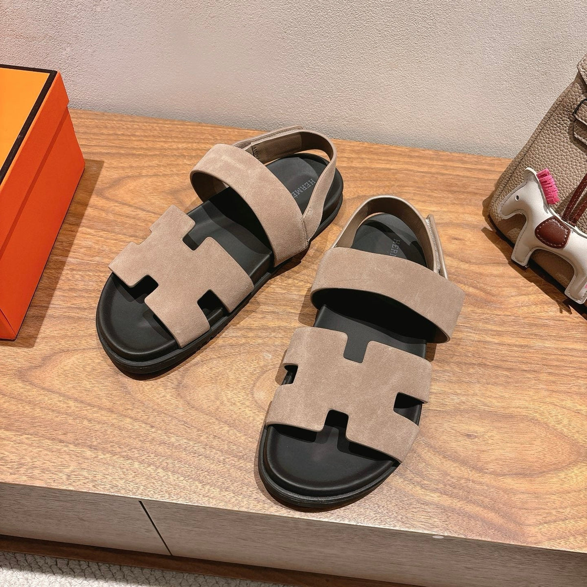 HM Men's 25 Genius Sandals Beige Suede 651346