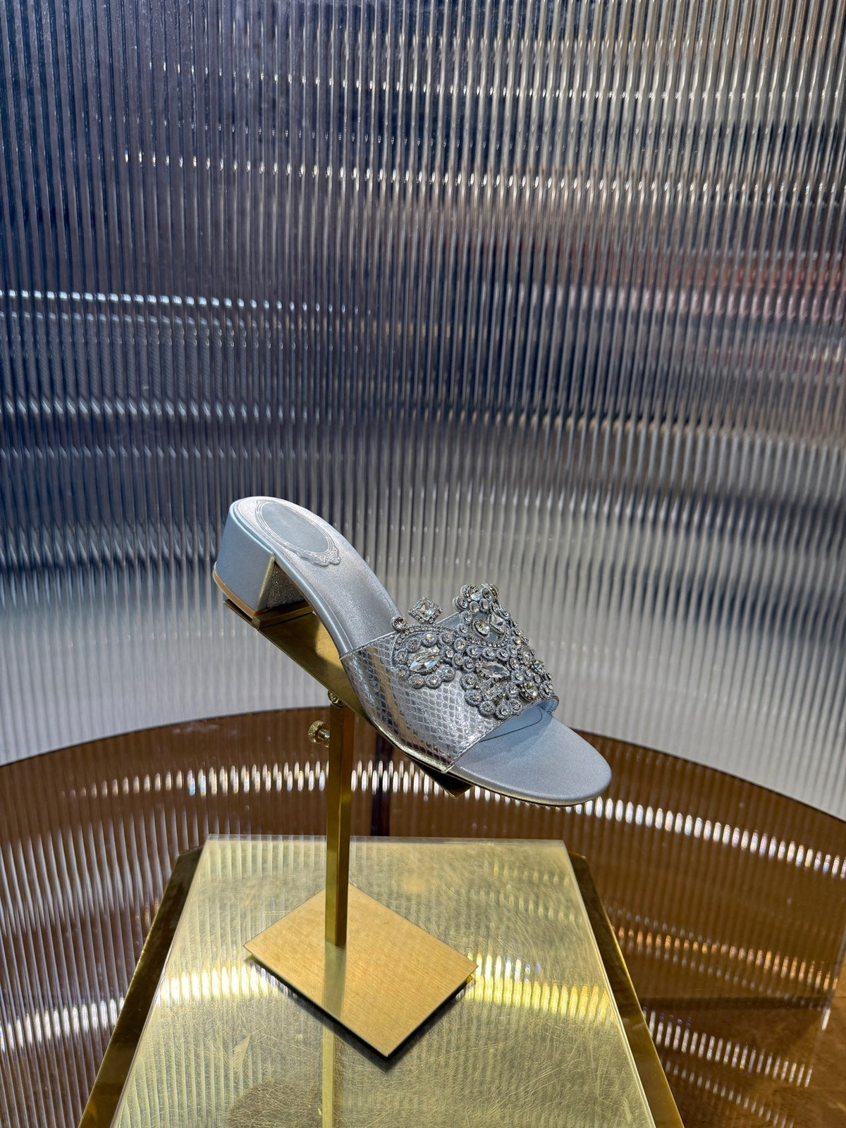 RC 25C Slippers 4.5cm Silver Sheepskin Rhinestones 310641