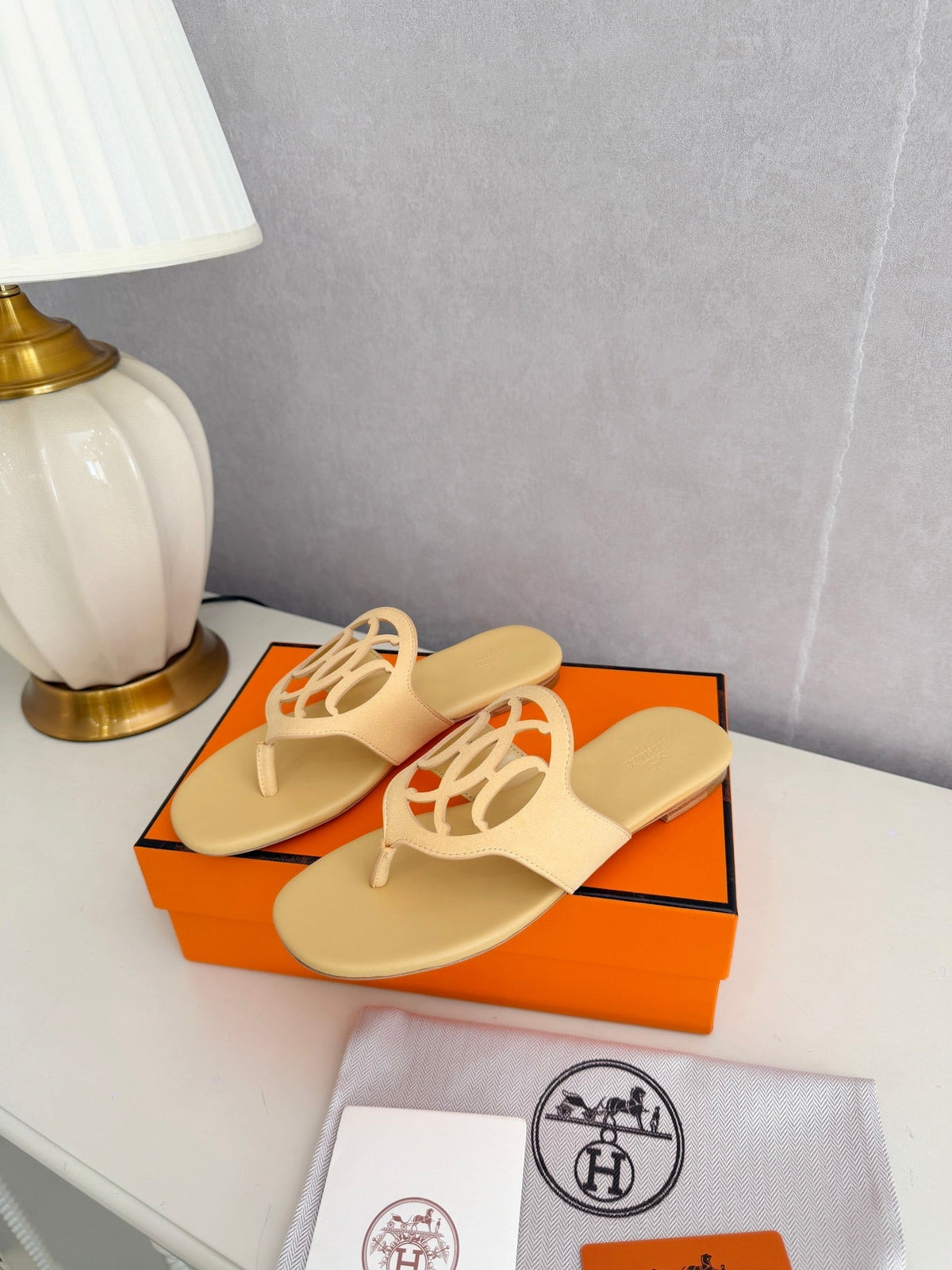 HM 26ss Pig-Nose Slipper Light Yellow Leather 605911