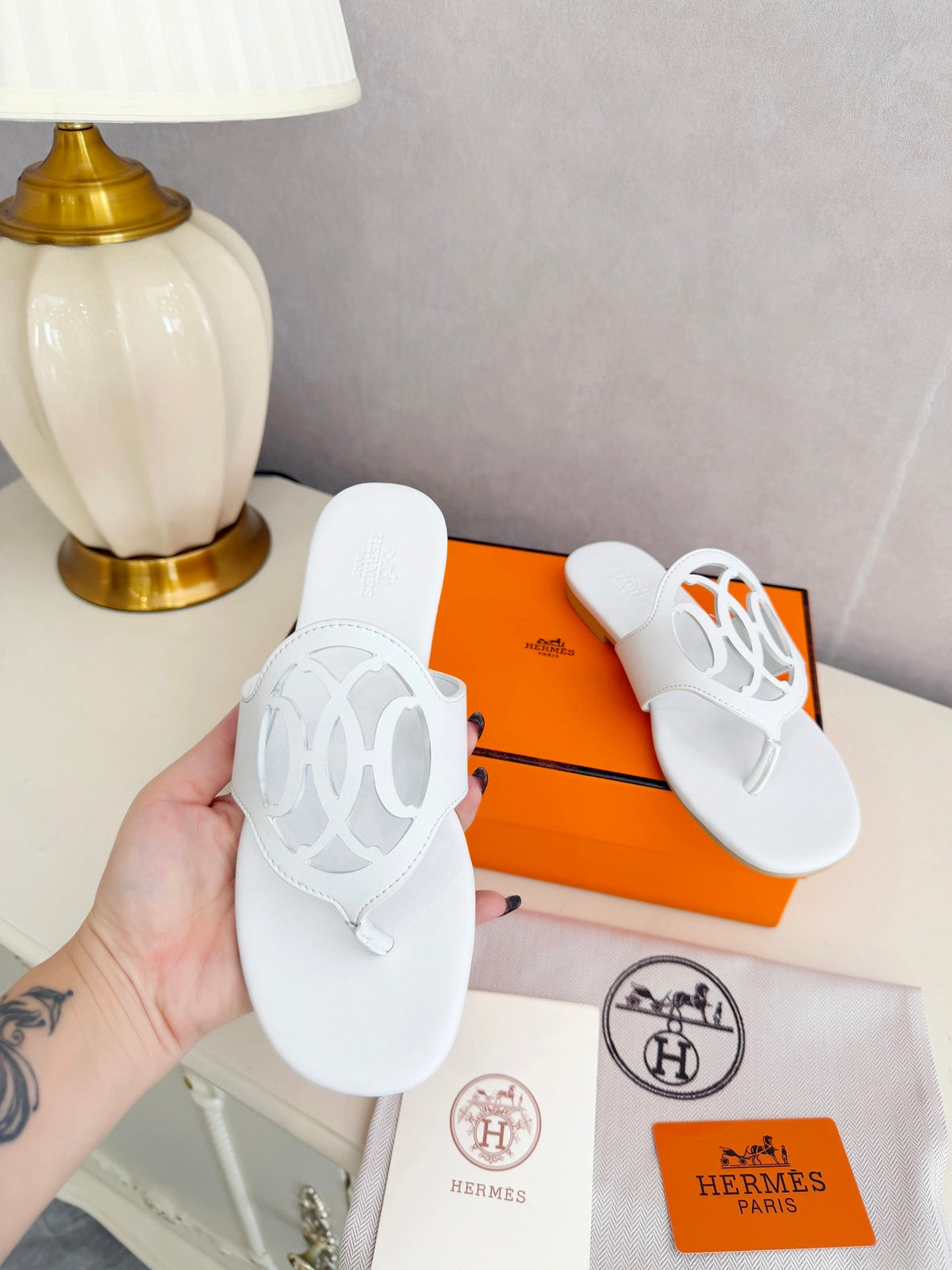 HM 26ss Pig-Nose Slipper White Leather 605912