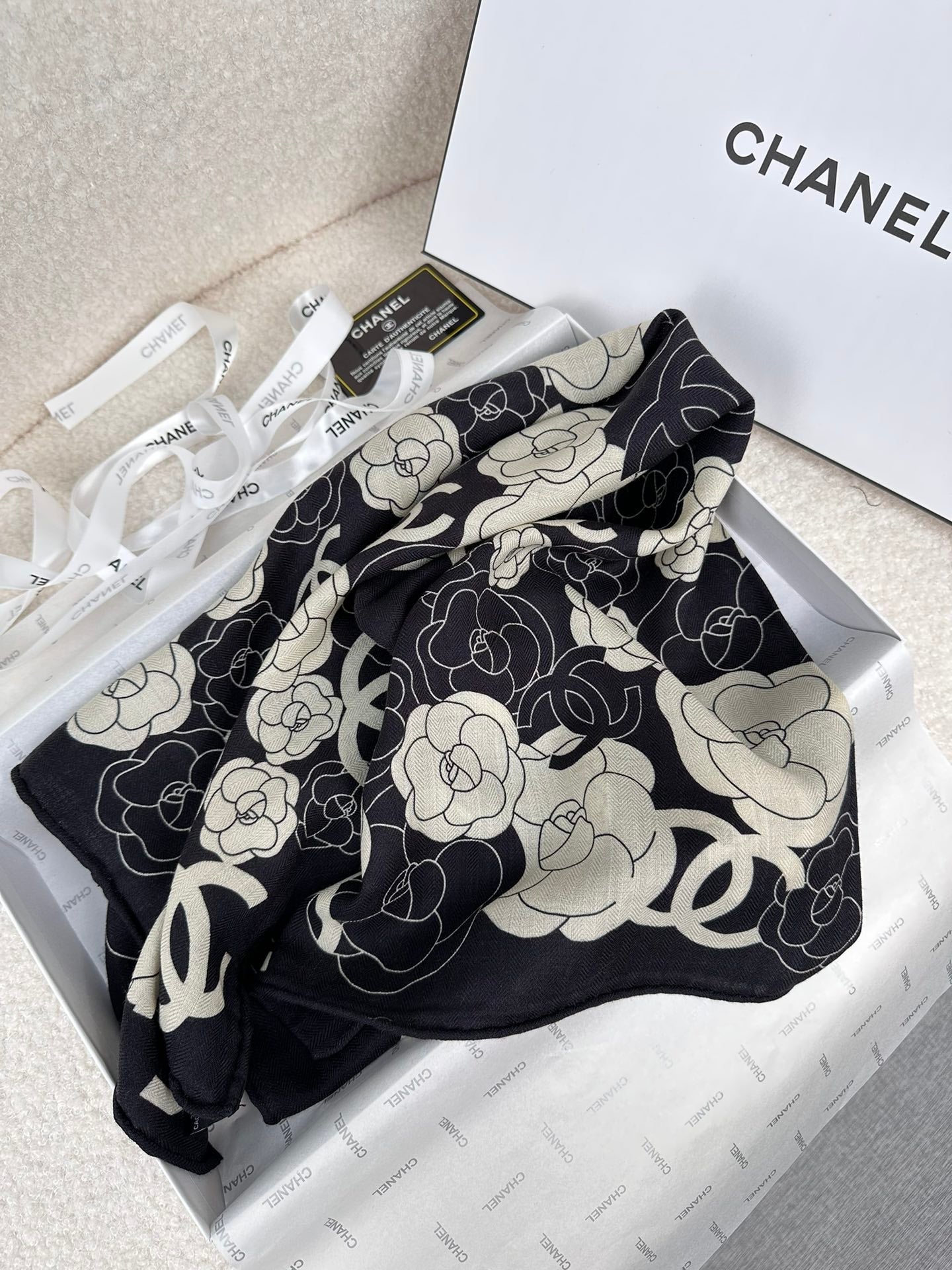 CC Square Scarf 70 CM In Black Mix White Ivory Camellia Cashmere And Silk 367381