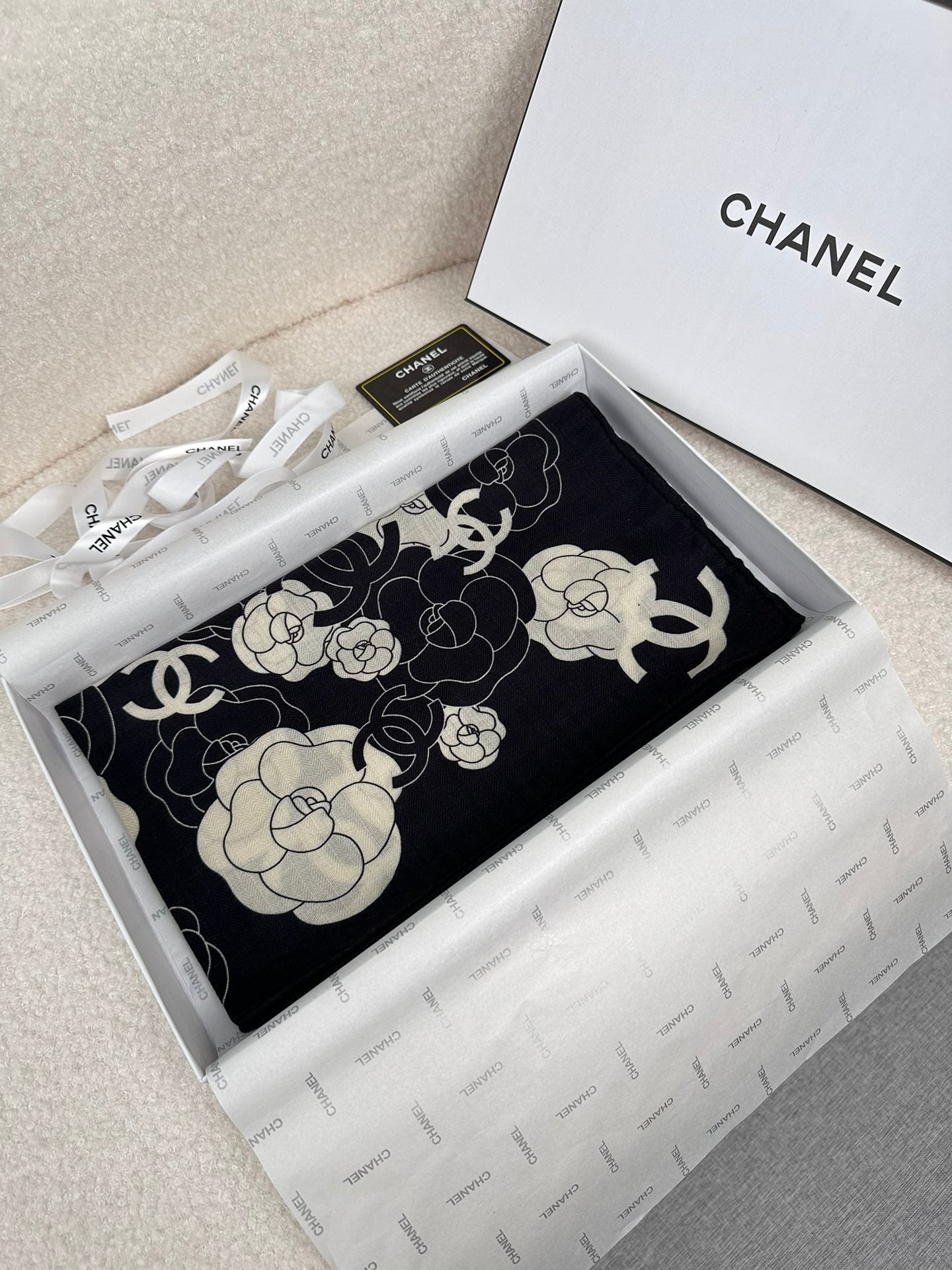 CC Square Scarf 70 CM In Black Mix White Ivory Camellia Cashmere And Silk 367381