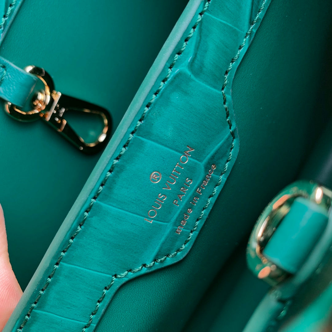 CAPUCINES BB 27 GREEN TAURILLON GOLD HARDWARE