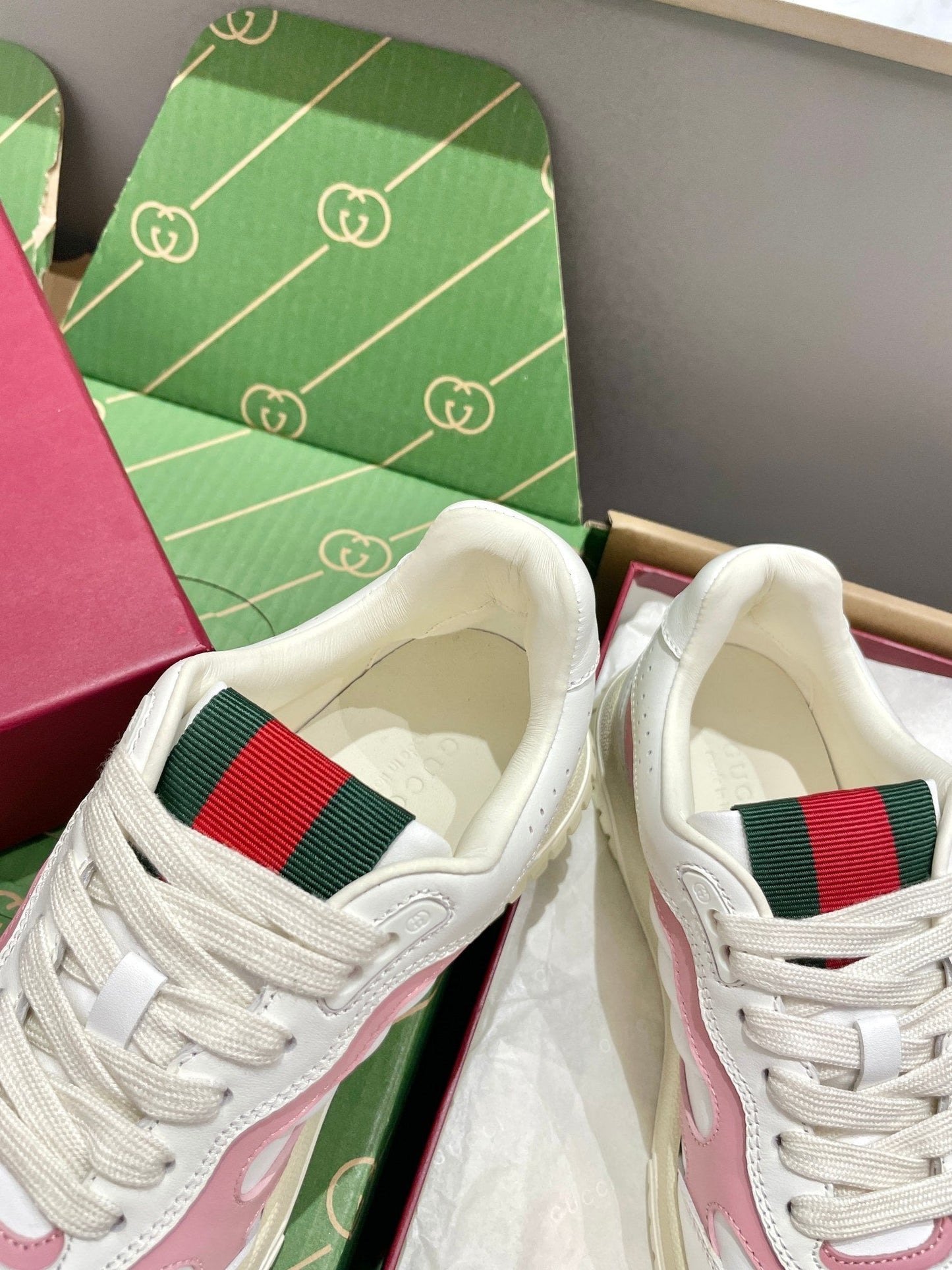 GG 26 Sneaker White Pink Red Green Cowhide 632871