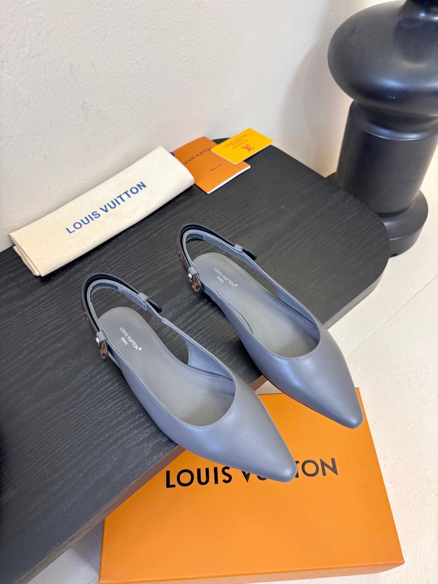 LV 26ss Legacy Slingback Flat Gray Sheepskin 627237