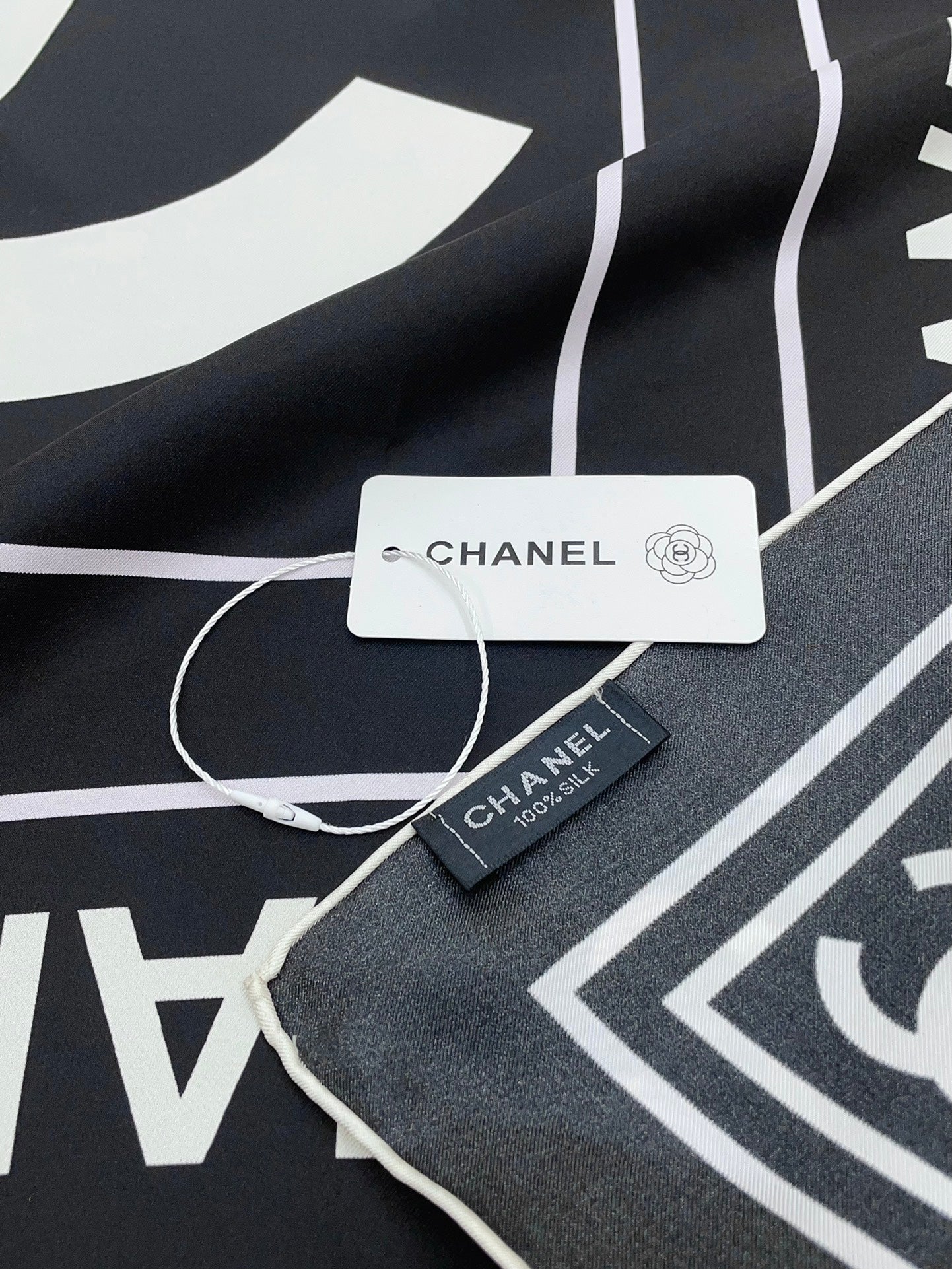 CC Square Scarf 90 CM In Black Mix White Silk Twill  167961