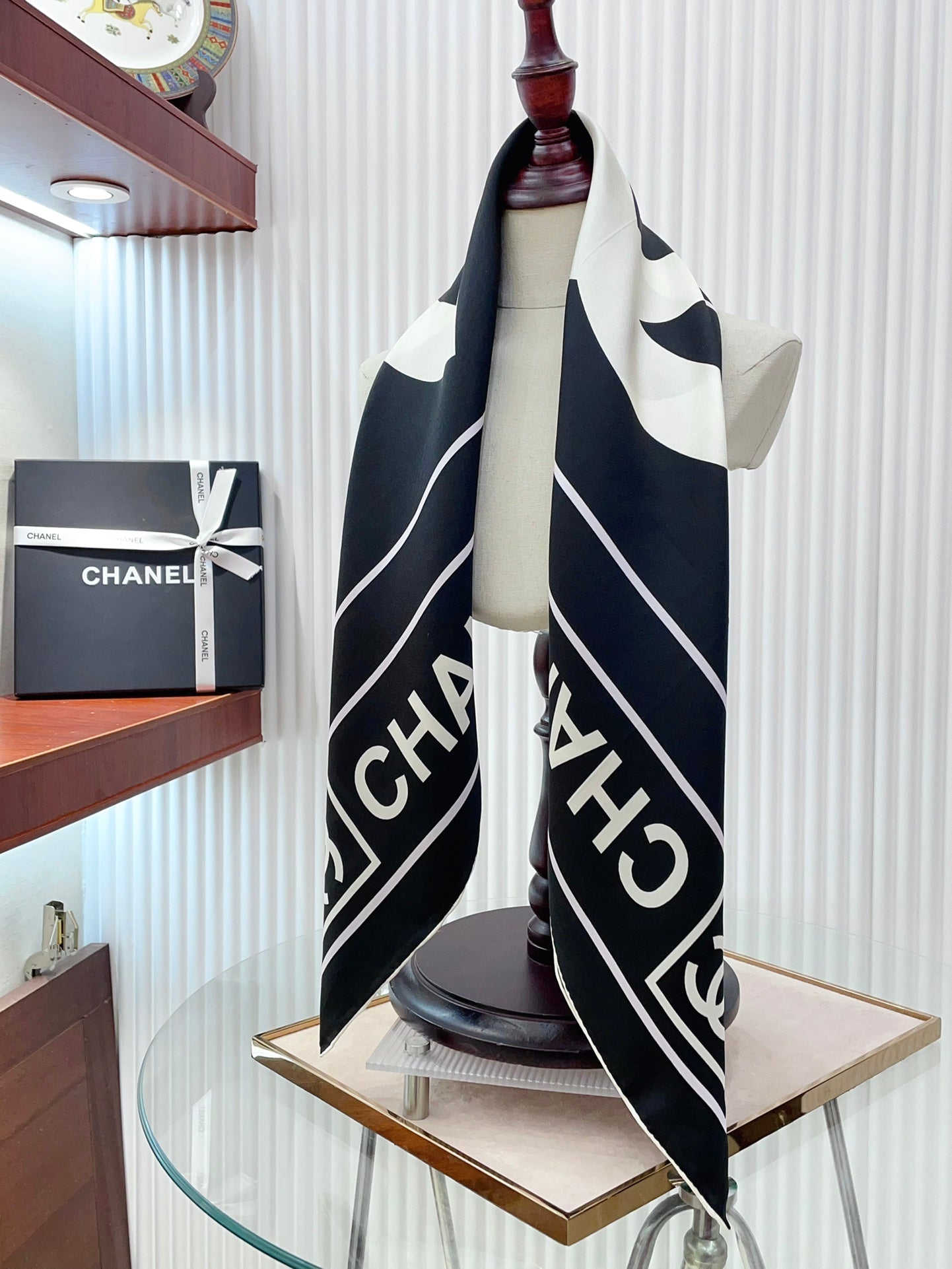 CC Square Scarf 90 CM In Black Mix White Silk Twill  167961