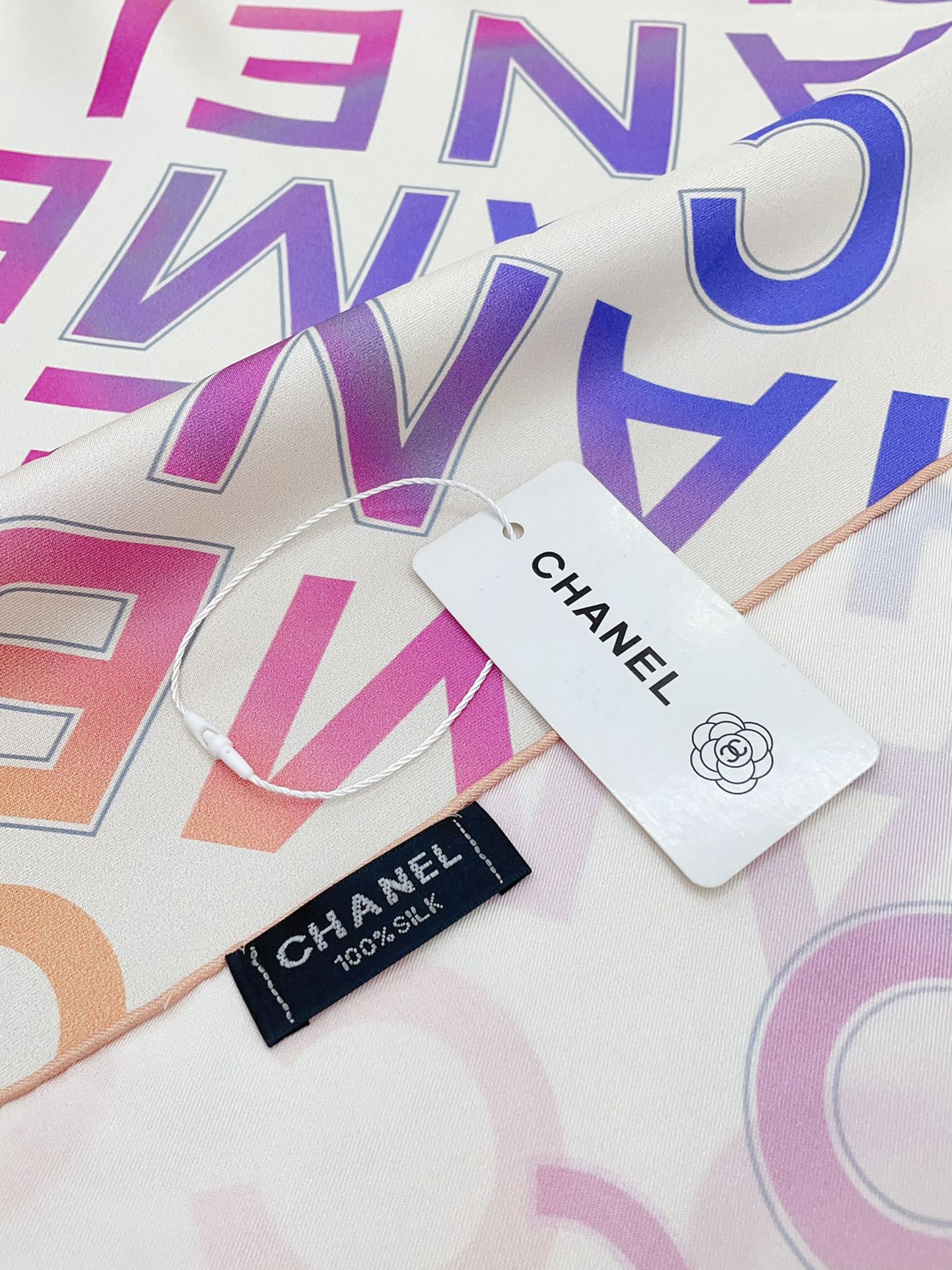 CC Square Scarf 90 CM In White Colorful Silk Twill 174877