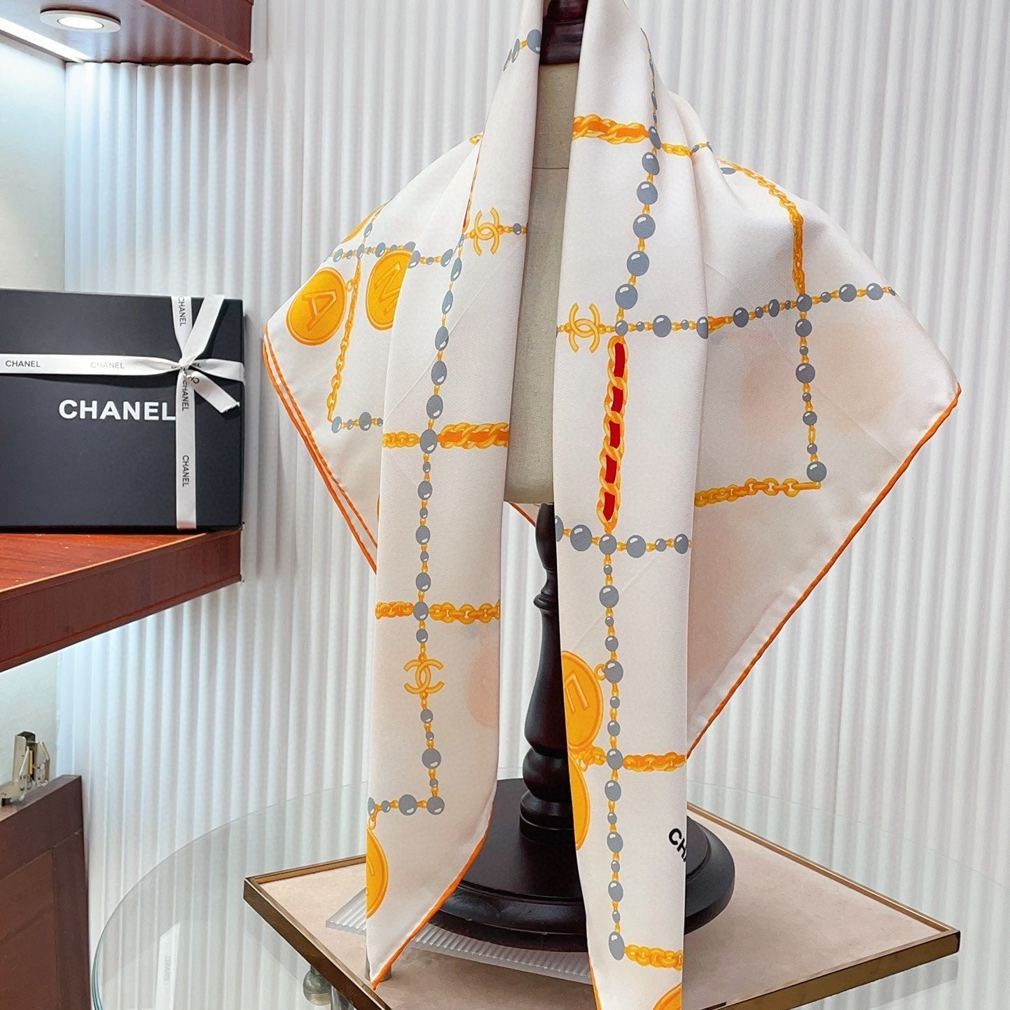 CC Square Scarf 90 CM In White Mix Yellow Silk Twill 176345