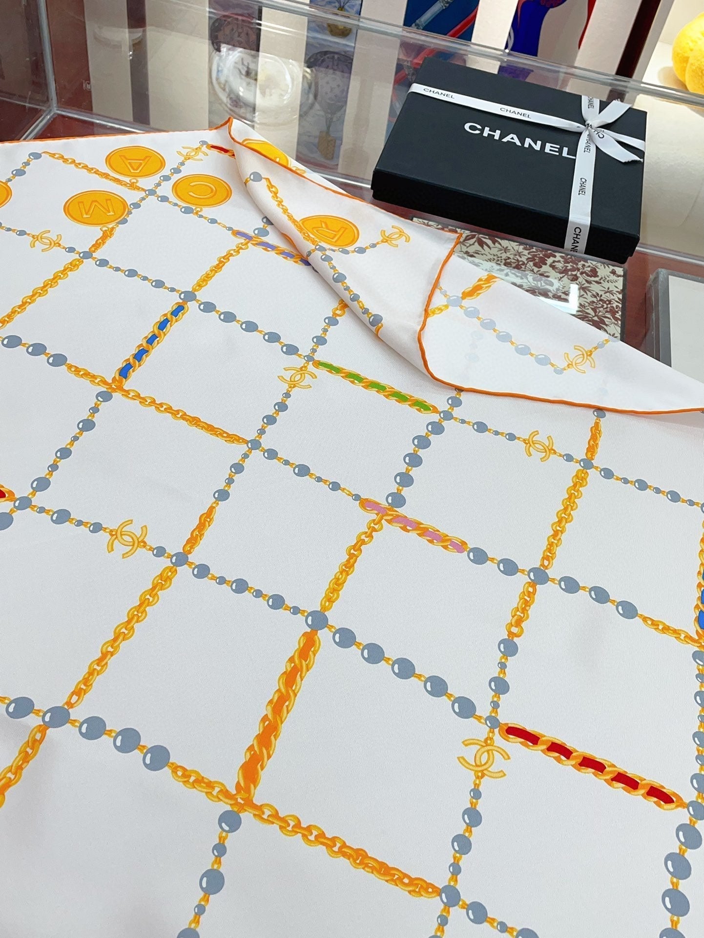 CC Square Scarf 90 CM In White Mix Yellow Silk Twill 176345