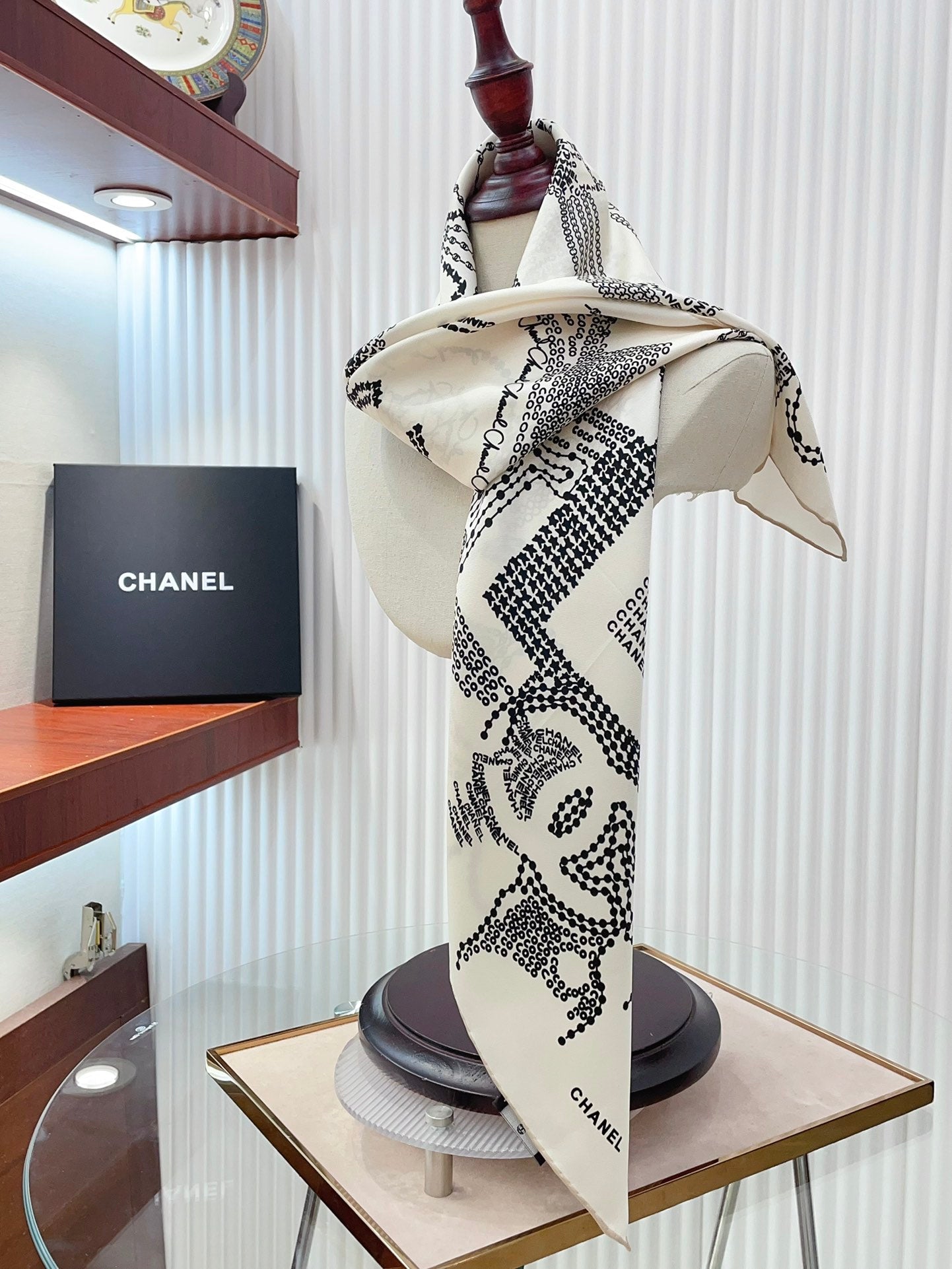 CC Square Scarf 90 CM In White Black Silk Twill  198569
