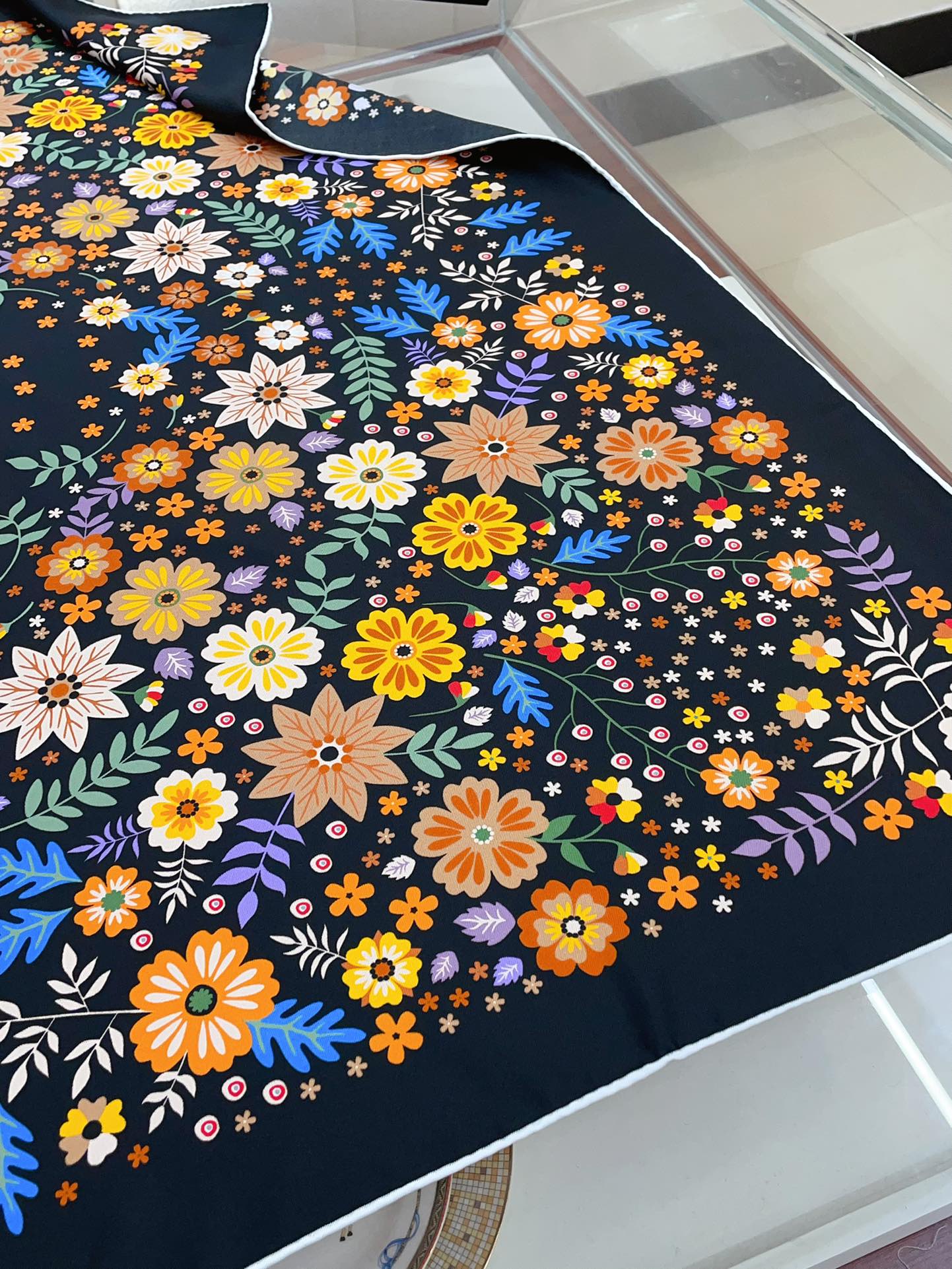 CC Square Scarf 90 CM In Black Colorful Silk Twill  234597