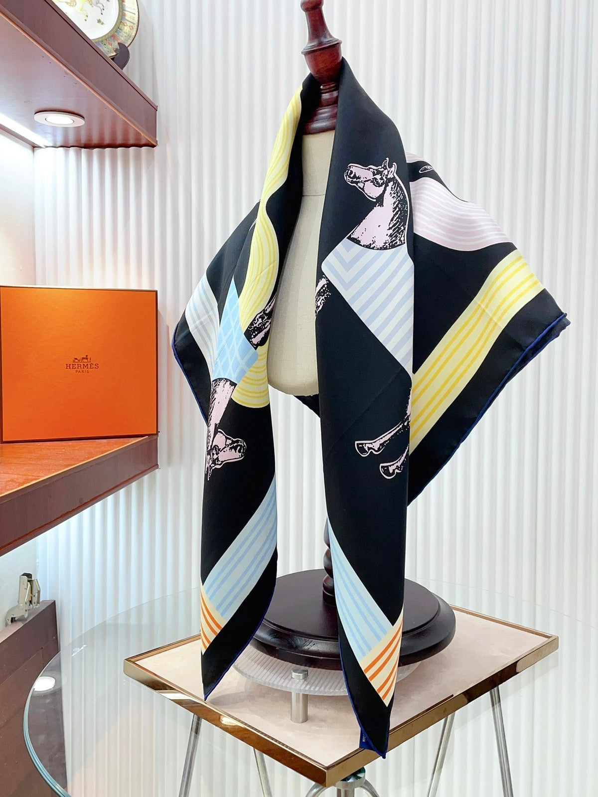 Garde-Robe Pop Detail Scarf 90 CM In Black Colorful Silk Twill 337136