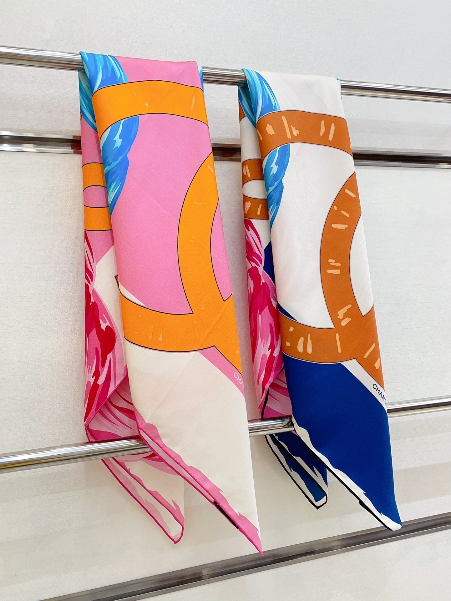 CC Square Scarf 90 CM In Colorful Silk Twill 327463