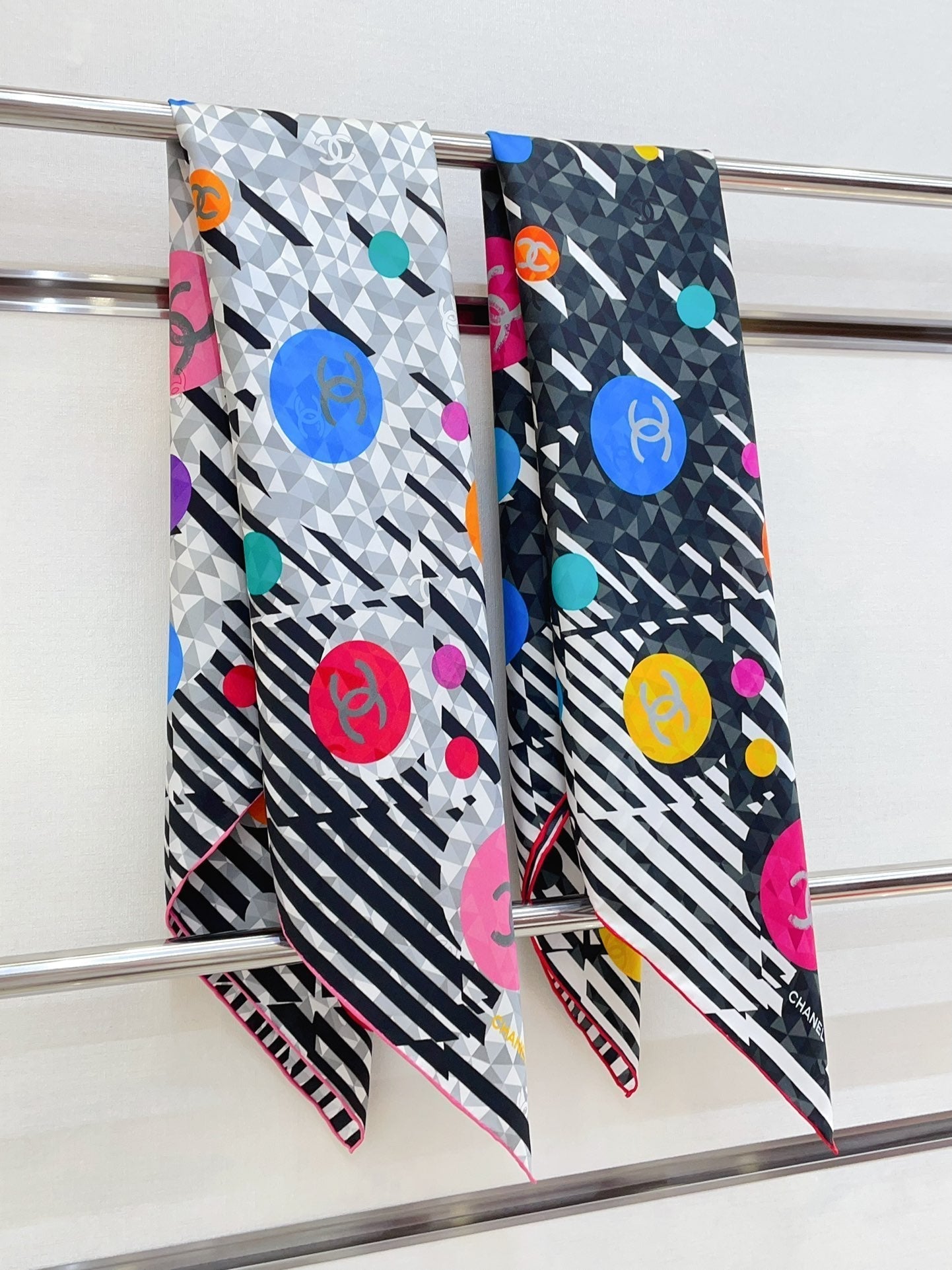 CC Square Scarf 90 CM In Colorful Silk Twill 335849