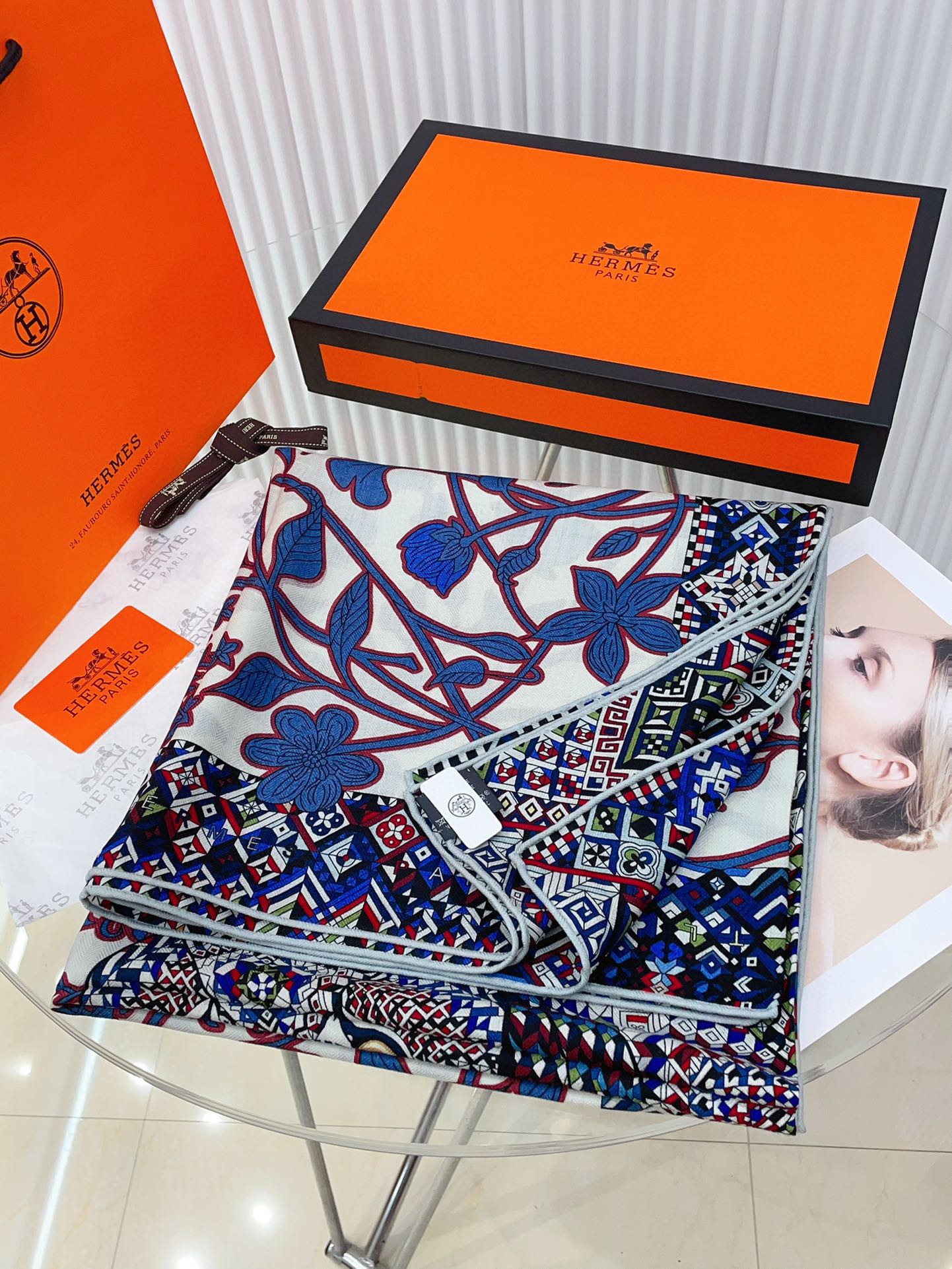 Le Jaguar Et Le Colibri Shawl 135 CM Blue Colorful Cashmere And Silk 357902