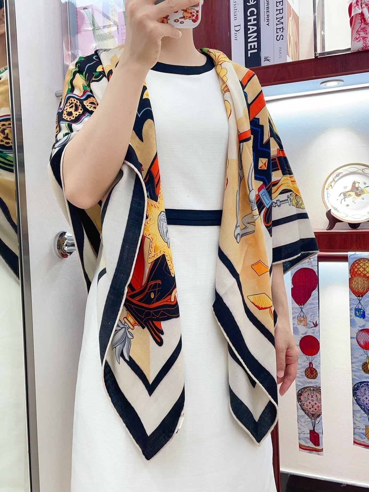 Brides Et Destin Scarf 140 CM In Light Yellow Colorful Cashmere Silk 375373
