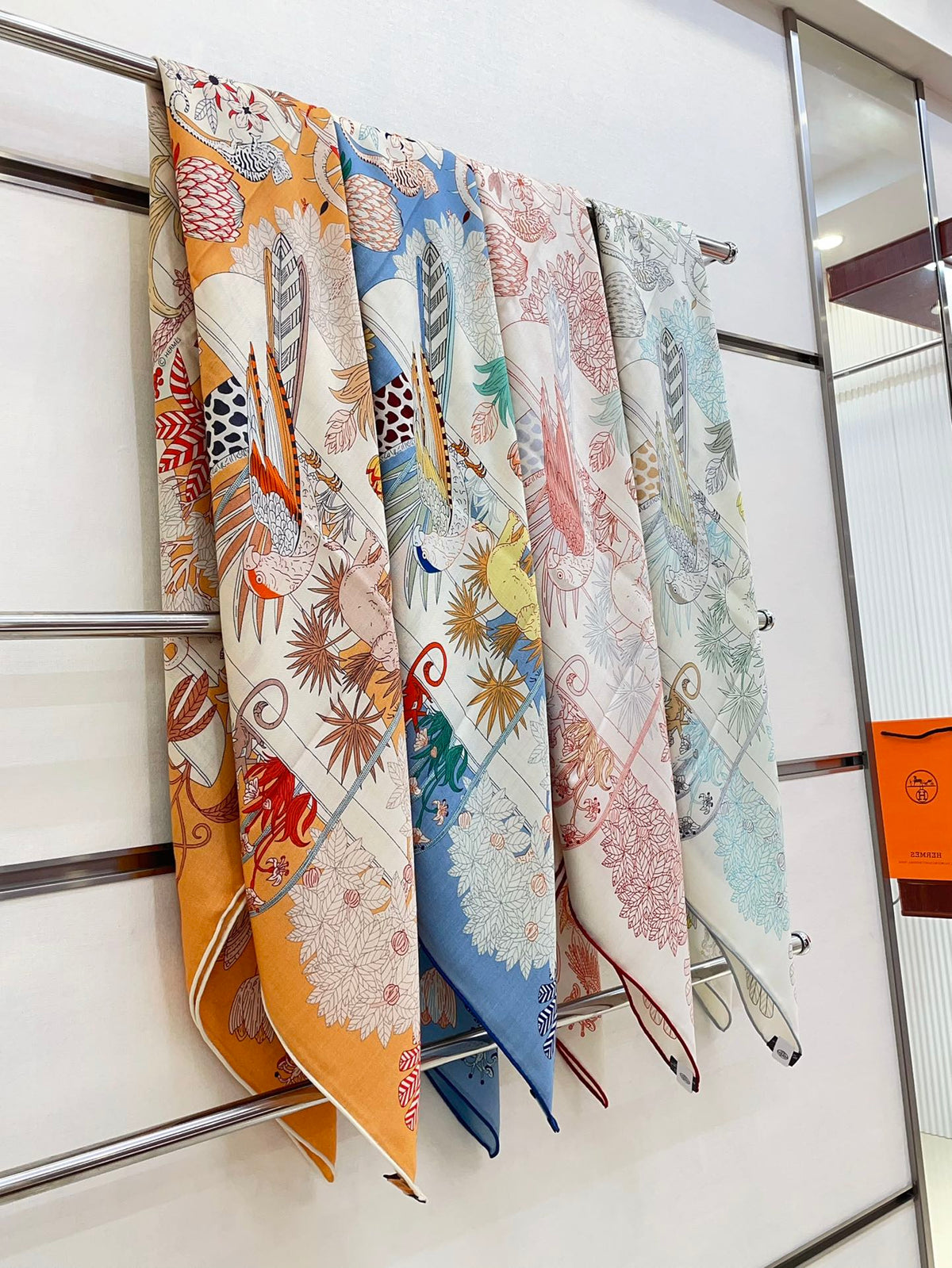 PRECIOUS PARADISE SCARF 135 CM IN COLORFUL CASHMERE AND SILK 379792