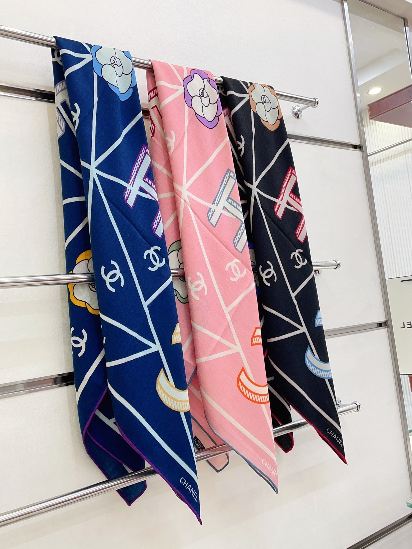 CC Square Scarf 140 CM In Pink Colorful Cashmere Silk 418208
