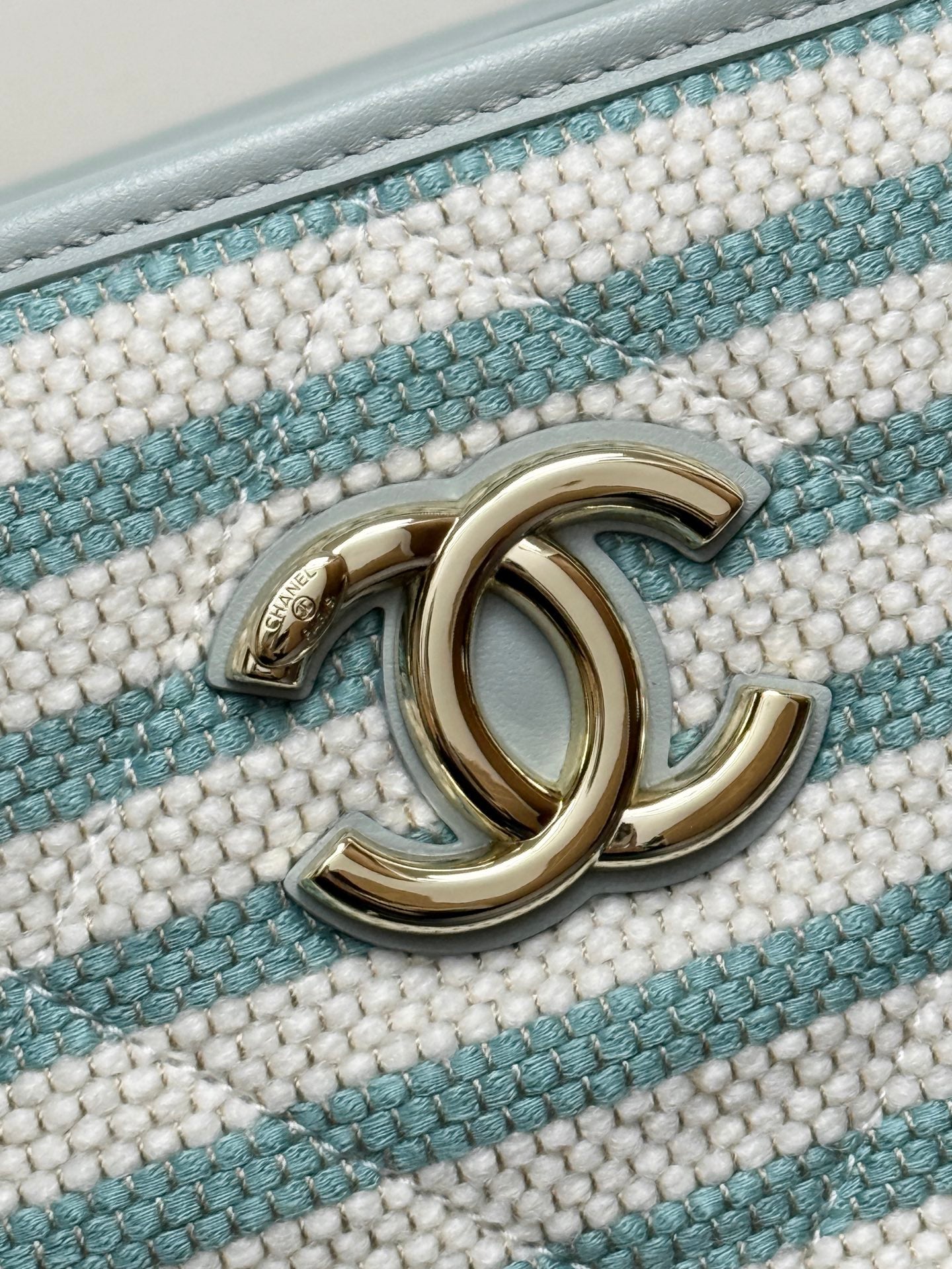 Chanel 26 Woven Beach Bag 46 White Light Blue Canvas Leather