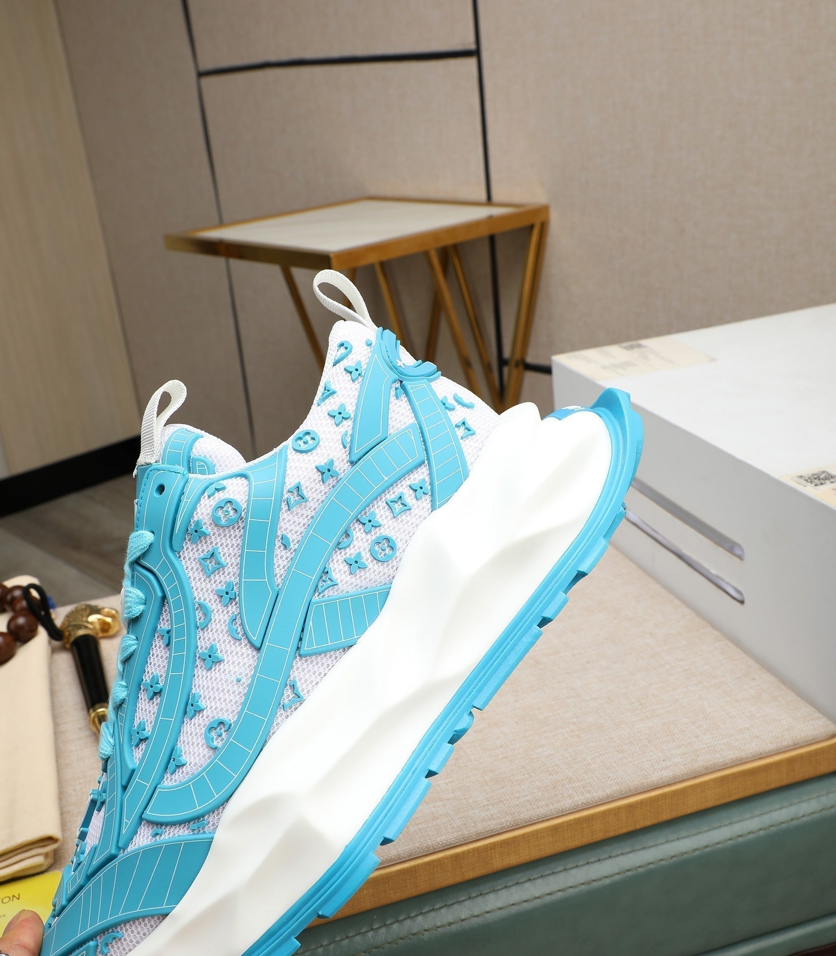 LV TRAINER WHITE MIX BLUE CALFSKIN AND BREATHABLE MESH