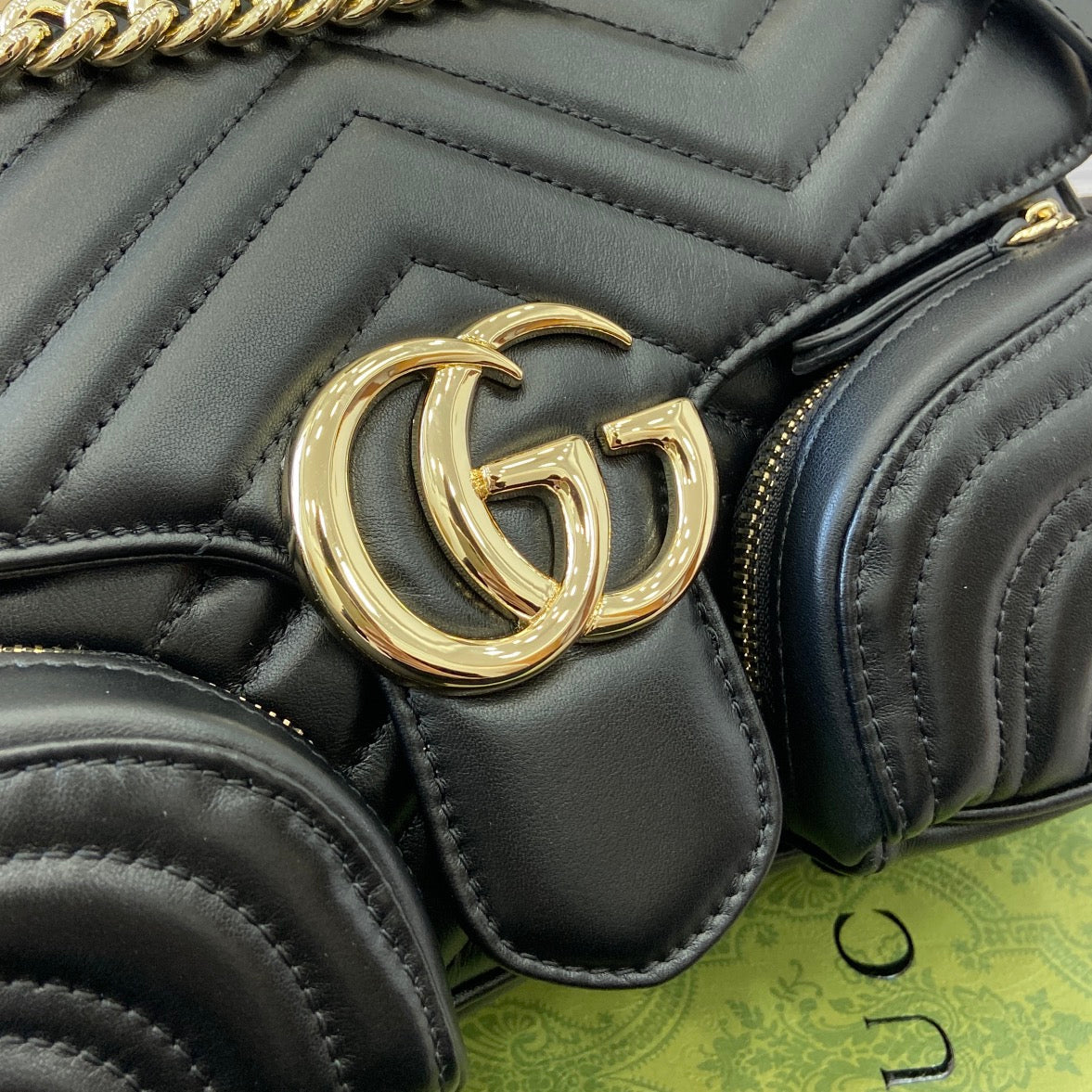 MARMONT SMALL MULTI-POCKET BAG 25 IN BLACK CALFSKIN GOLD HARDWARE