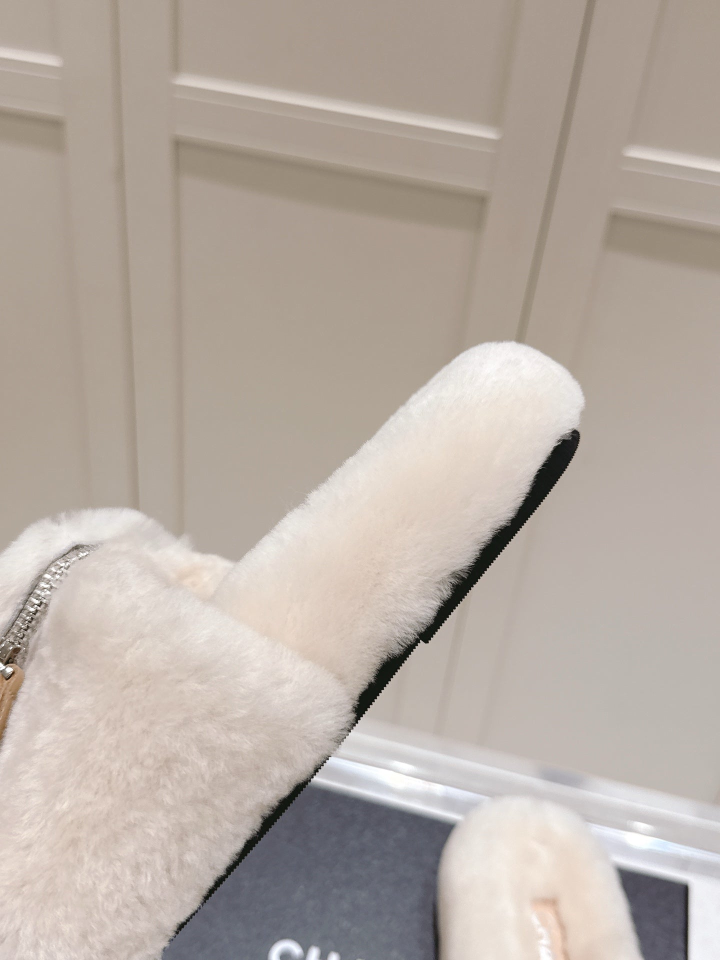 Chanel 25A Early Autumn Slippers Cream Wool 393077