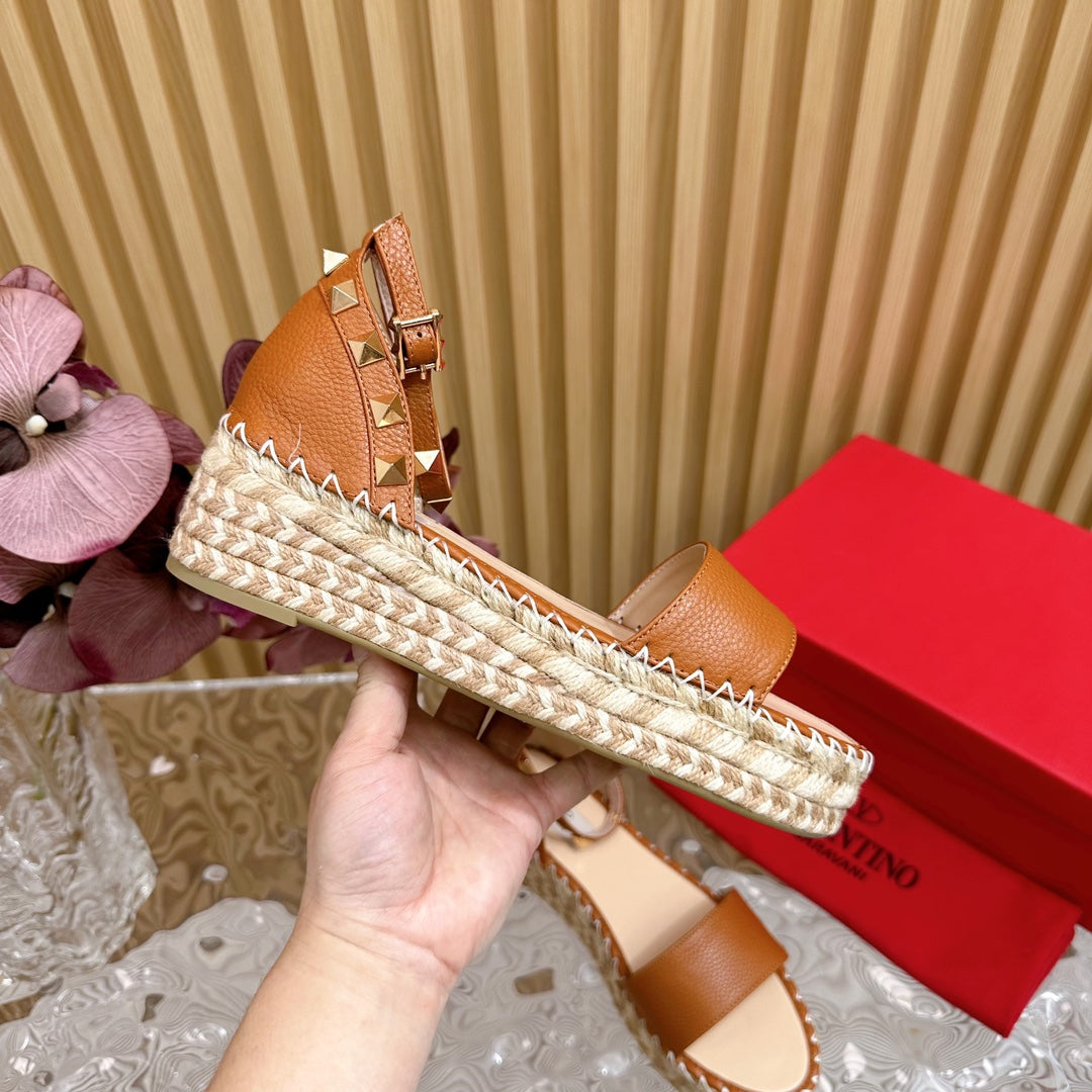 Rockstud Espadrille 45mm Brown leather sandals