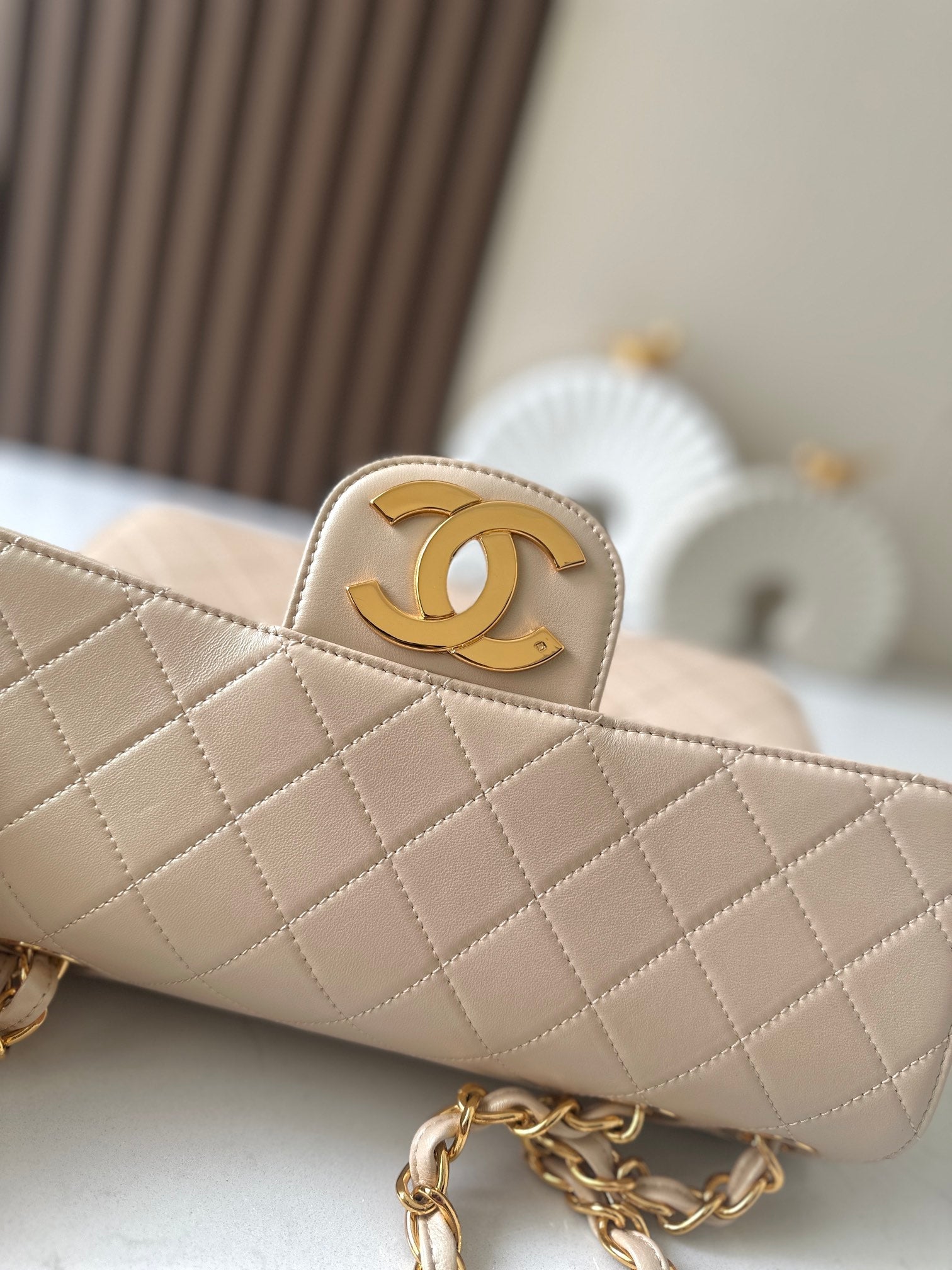 CC 2025 Flap Bag 30cm Apricot Gold Lambskin 298106