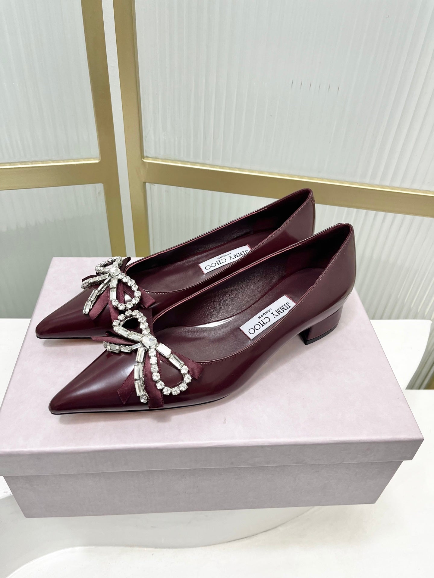 Jimmy 26s Pointed Toe Pump 25 Burgundy Cowhide 605964