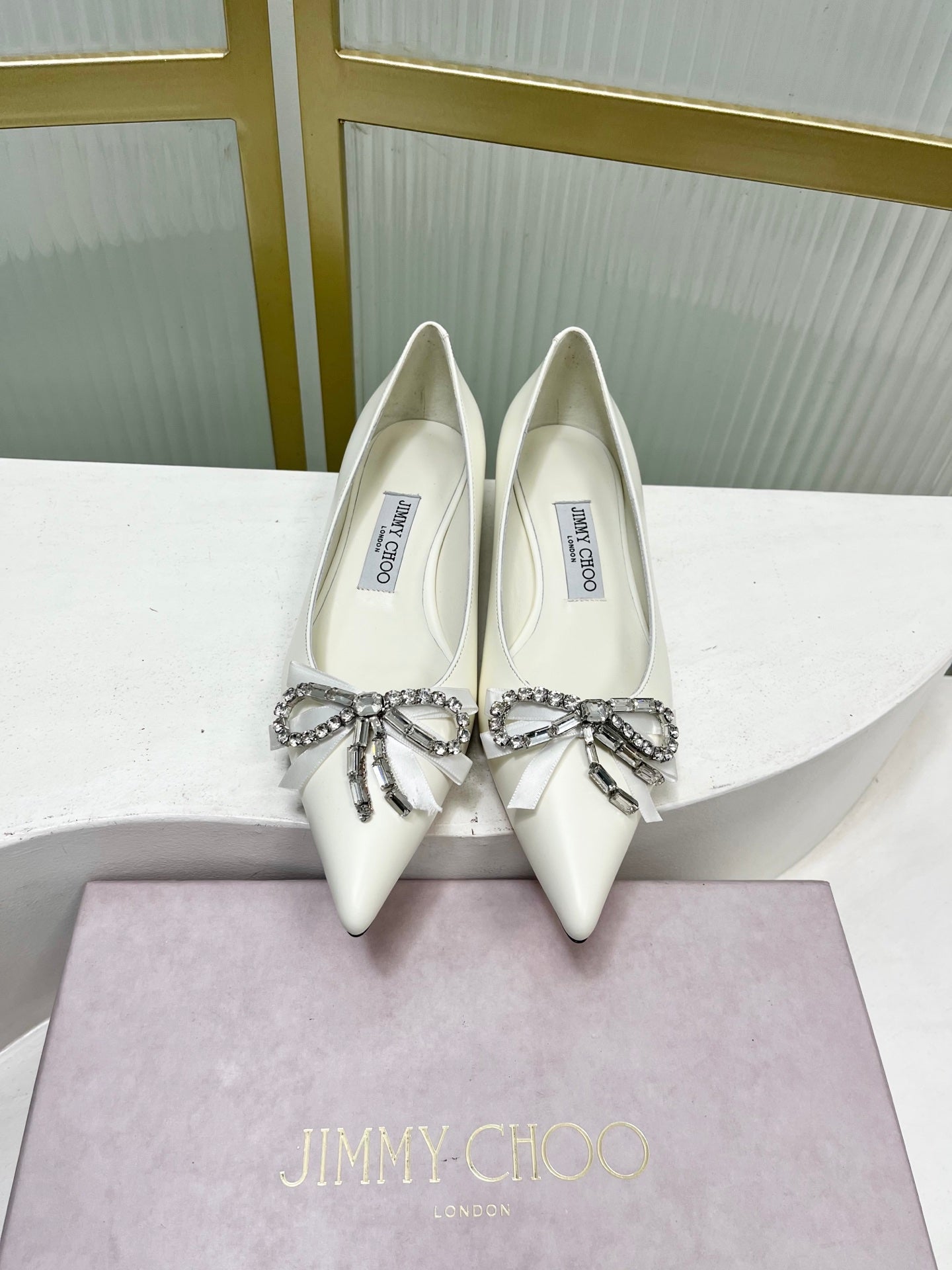Jimmy 26s Pointed Toe Pump 25 White Cowhide 605966