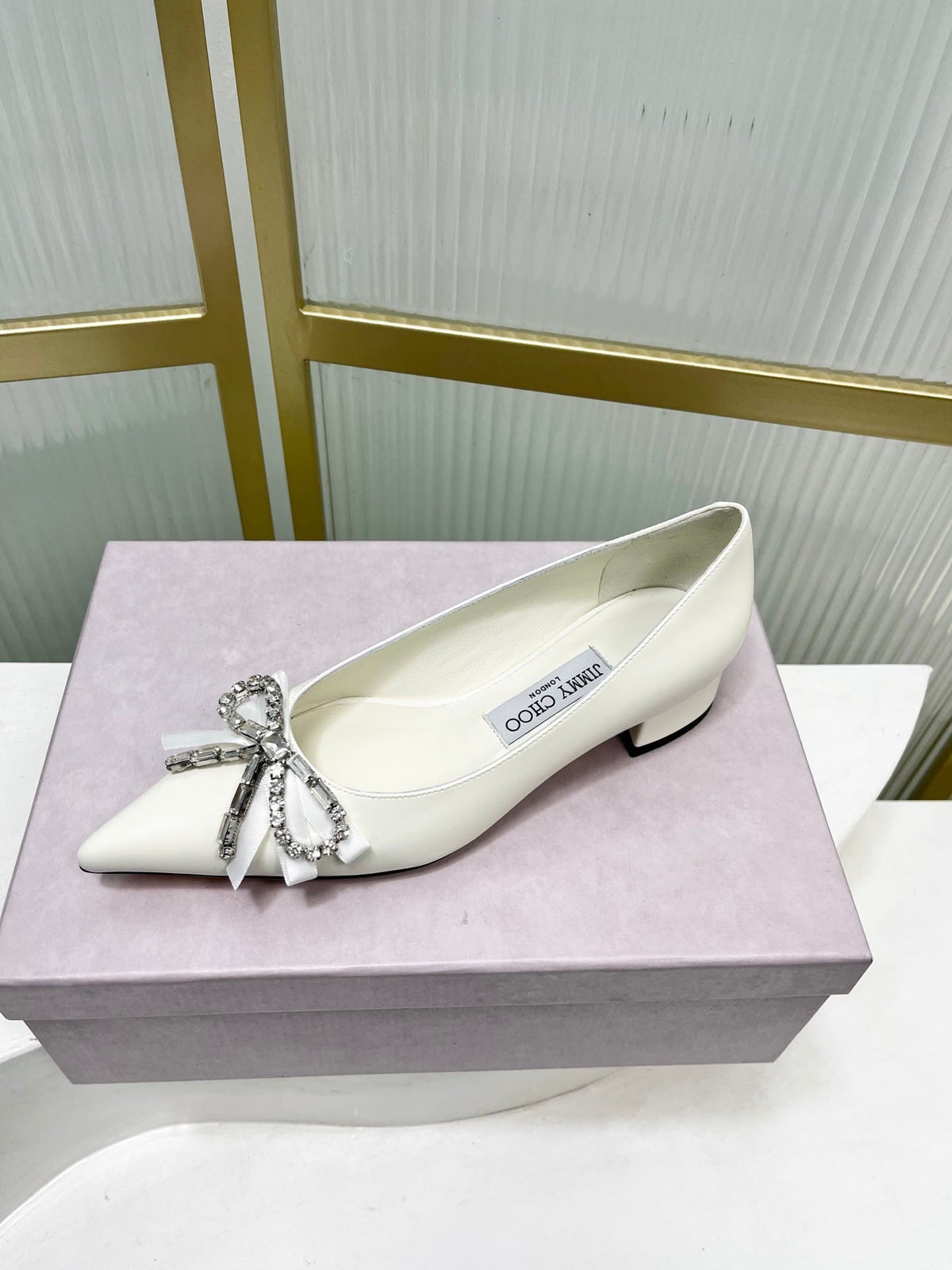 Jimmy 26s Pointed Toe Pump 25 White Cowhide 605966