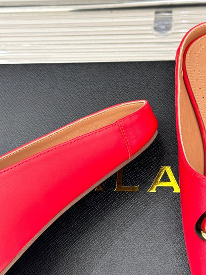 Alaia Slipper With Gold Hardware Red Calfskin 293197