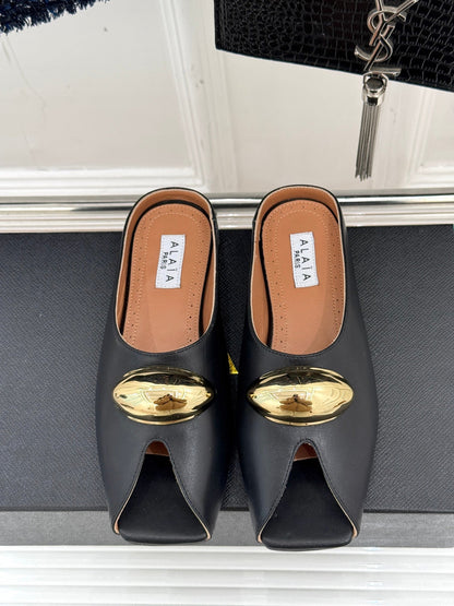 Alaia Slipper With Gold Hardware Black Calfskin 293201