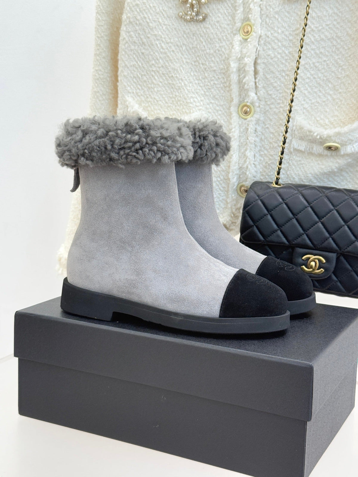 CC 25s Ankle Boots Gray Black Suede Wool 512067
