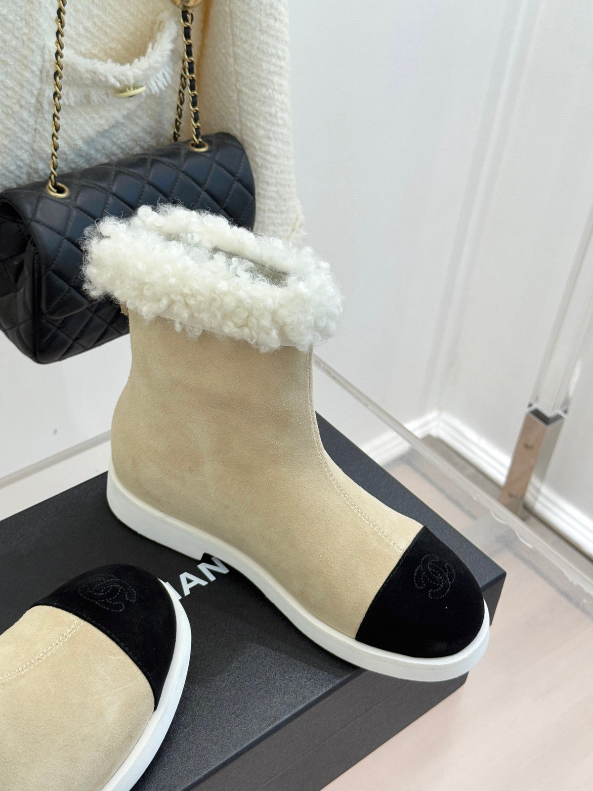 CC 25s Ankle Boots Beige Black Suede Wool 512068
