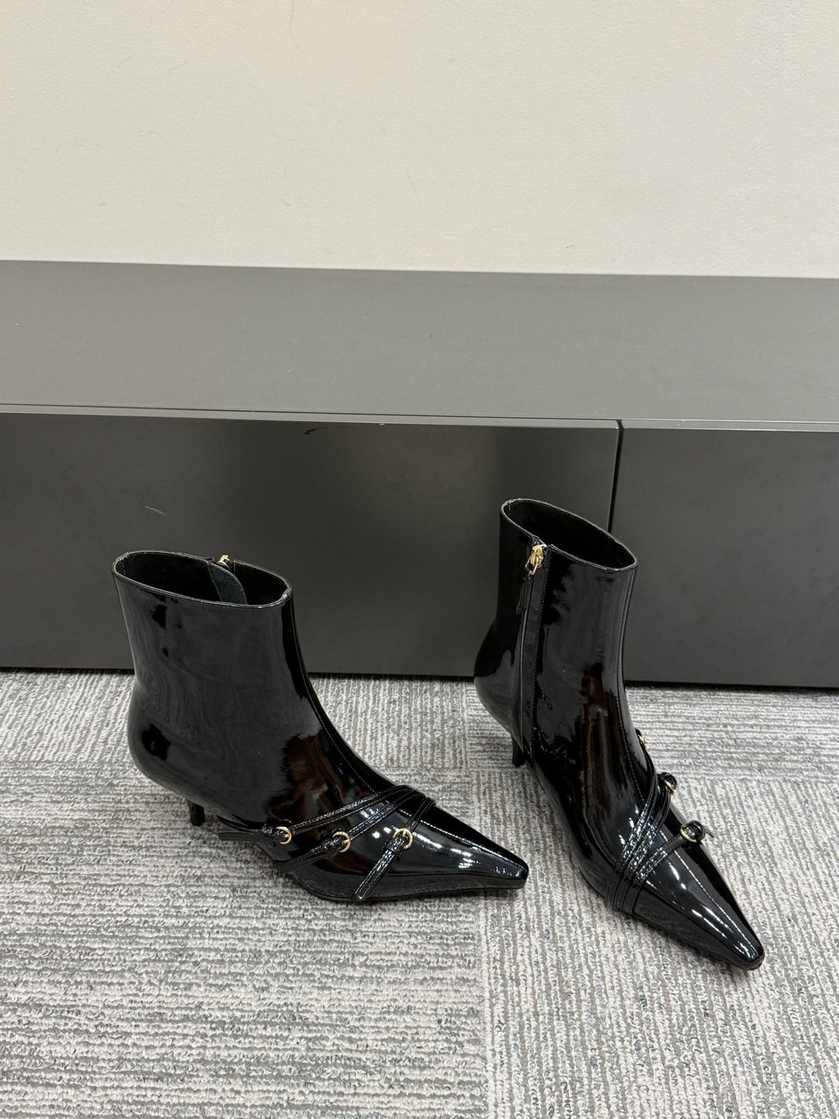 Miu 40 short boots black patent leather 417985