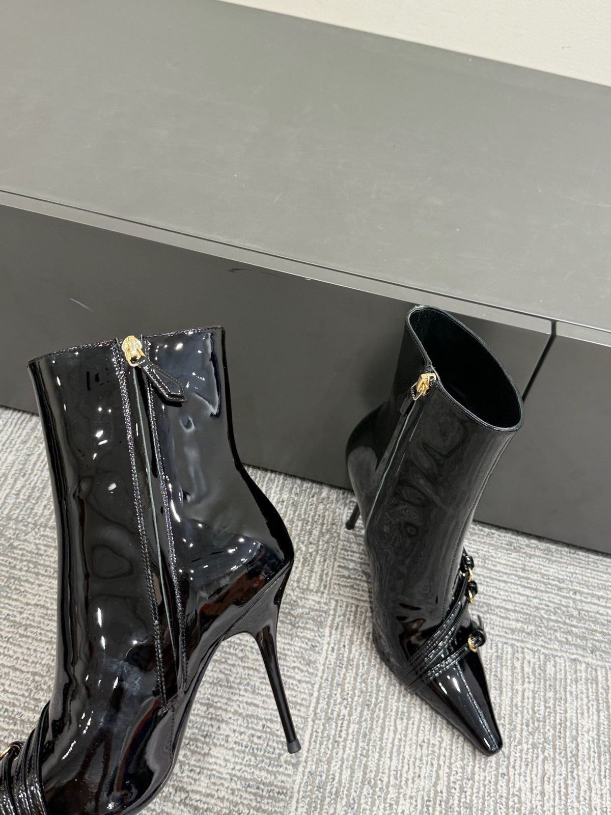 Miu 90 short boots black patent leather 417986
