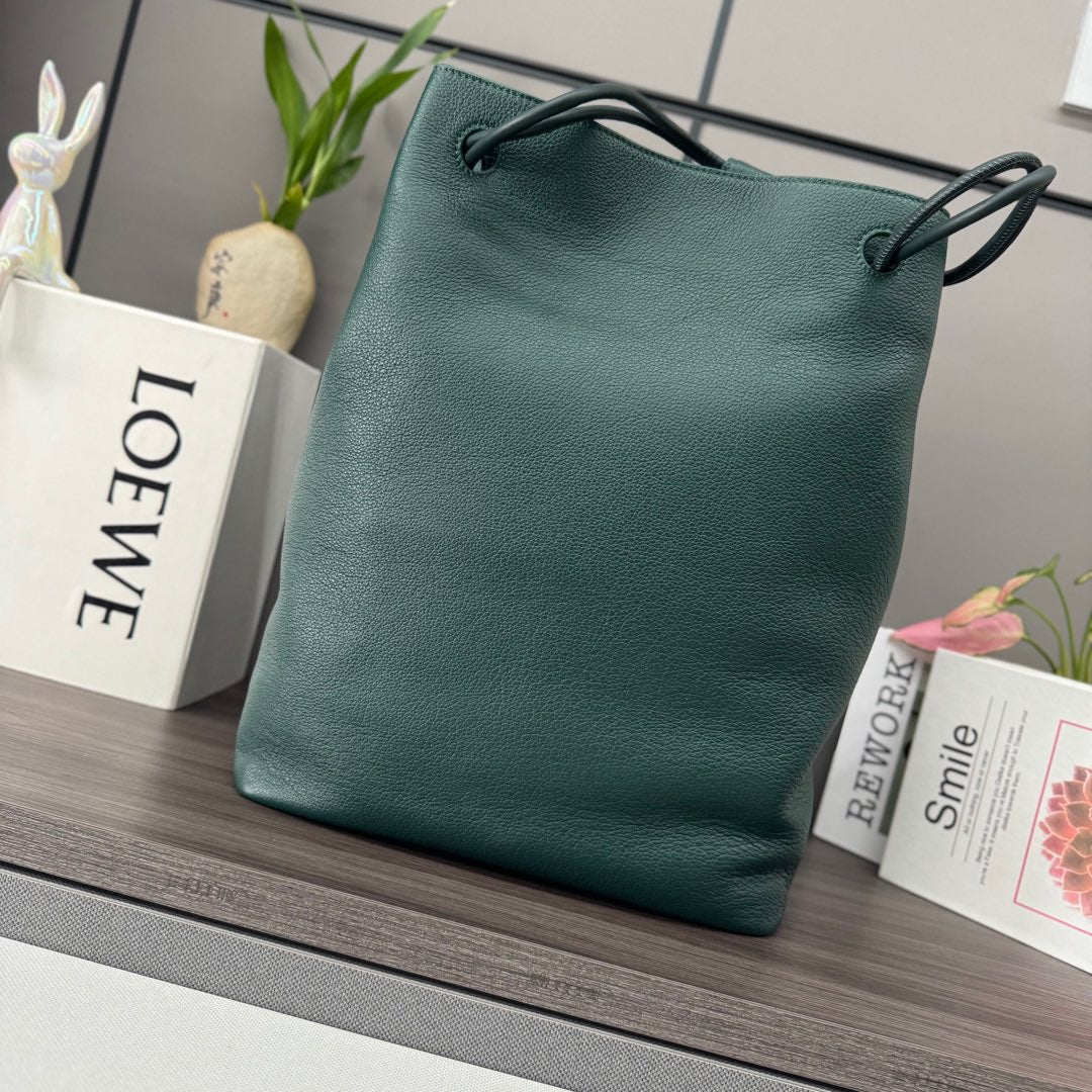 Loewe Pebble Hobo Bag 28 Deep Forest Green Calfskin 280595