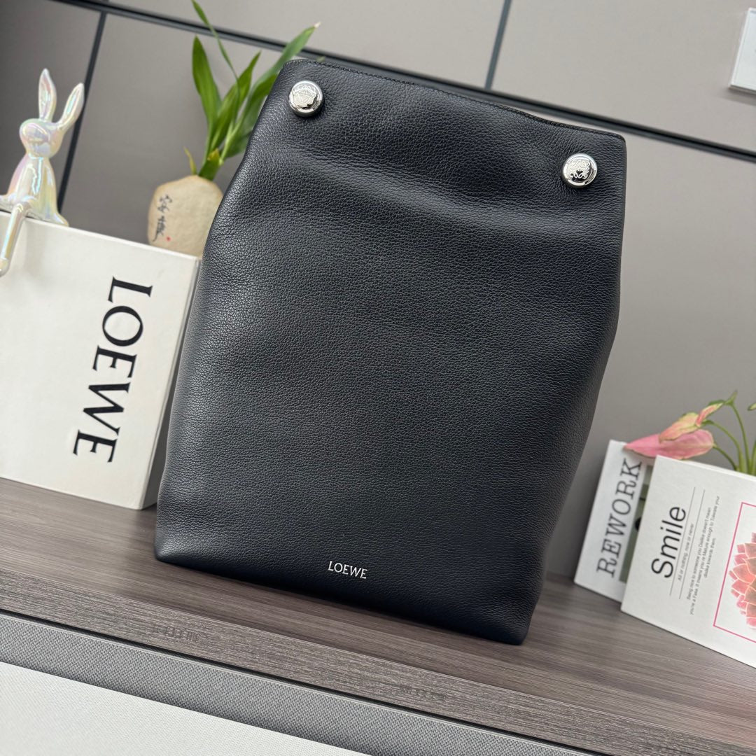 Loewe Pebble Hobo Bag 28 Black Calfskin 280590