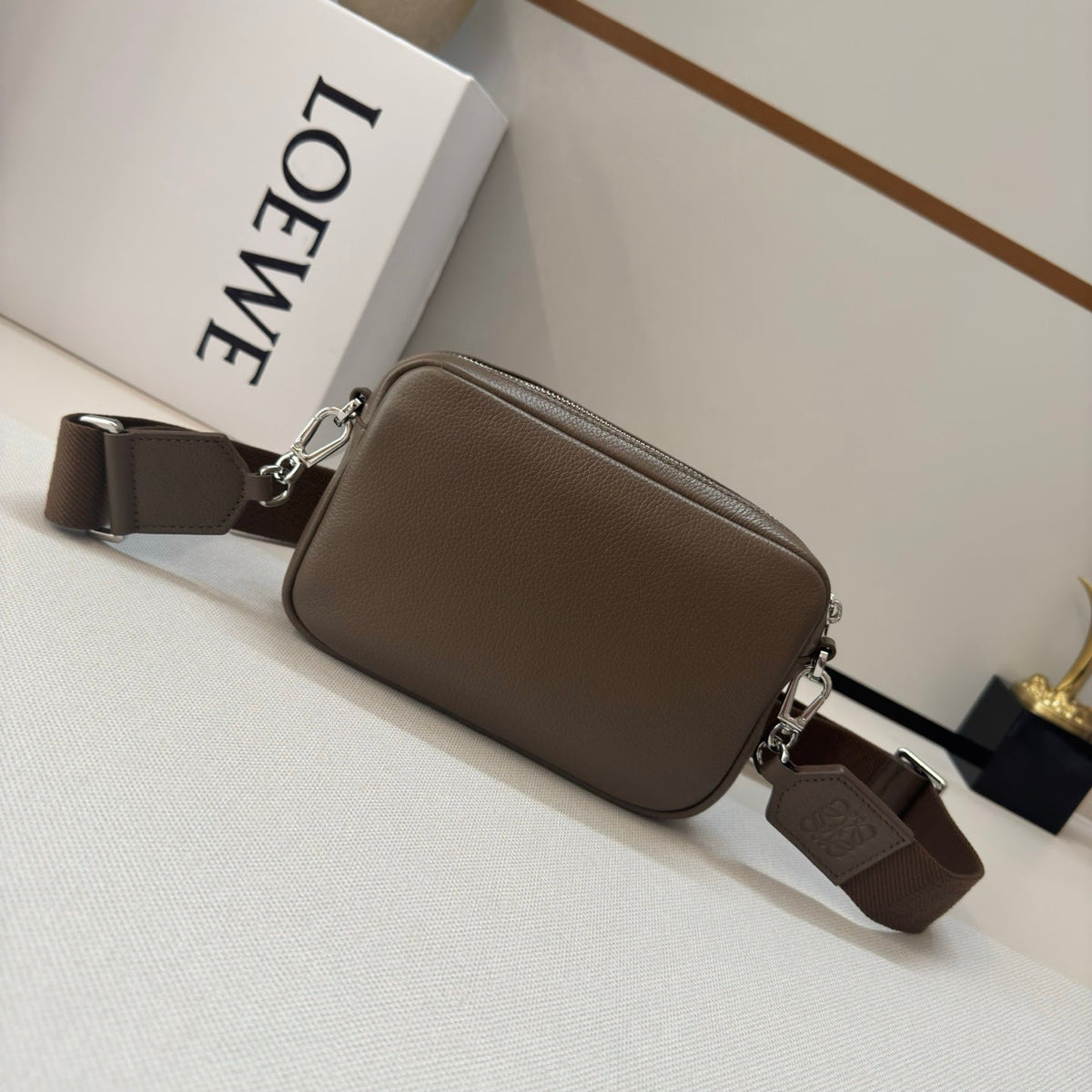 Loewe 2025 Small Pebble Messenger Bag Brown Grained Calfskin 274597
