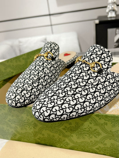 MEN'S MULE WITH HORSEBIT IN BLACK MIX WHITE MONOGRAM JACQUARD FABRIC