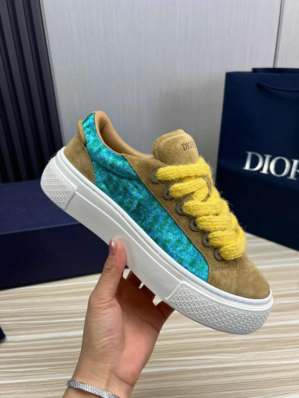CD B33 SNEAKER FLAX SUEDE AND FABRIC