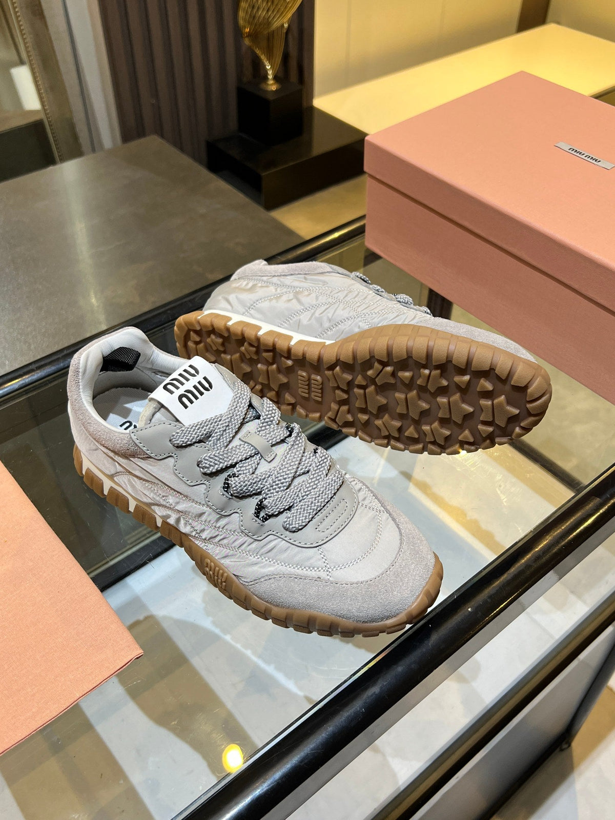 MIU 26ss Sneaker Gray Fabric Suede 625652