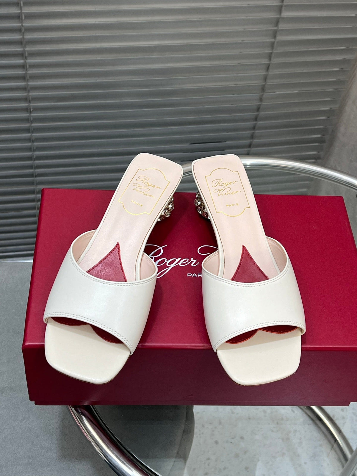 Viv Diamond Sole Mules White Cowhide 267688