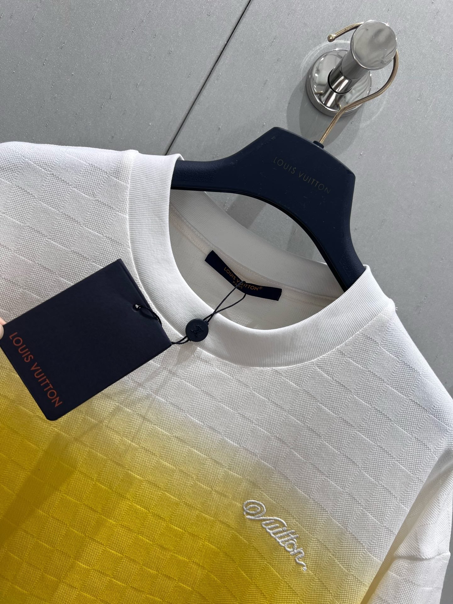 LV  T-shirt Multicolor 210724