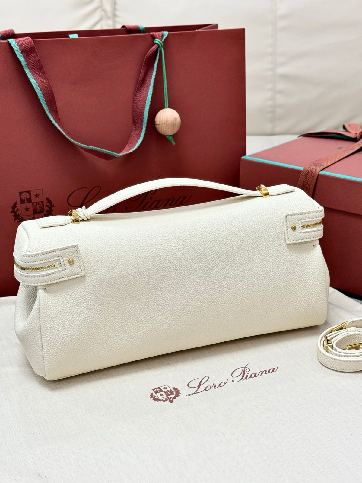 LP 2026 Extra Softy Bag L33 Off-white /Sun Gold Grained Calfskin