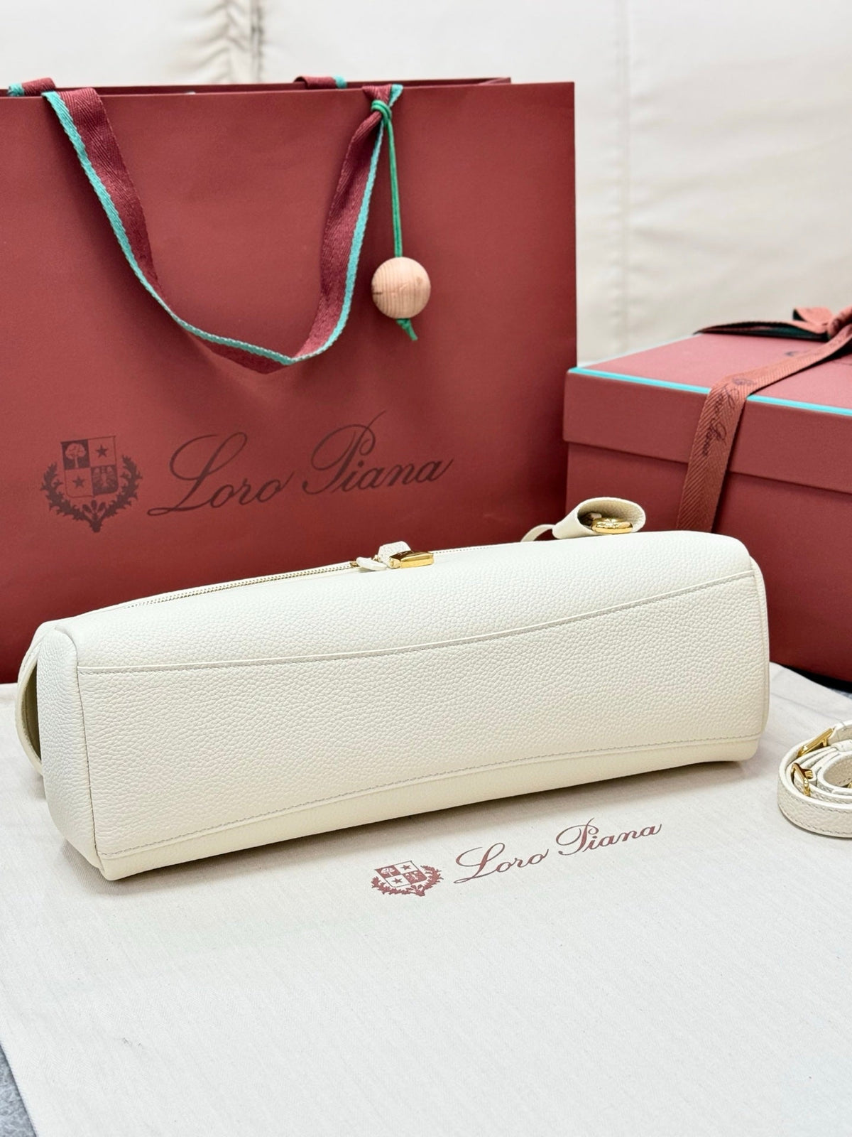 LP 2026 Extra Softy Bag L33 Off-white /Sun Gold Grained Calfskin
